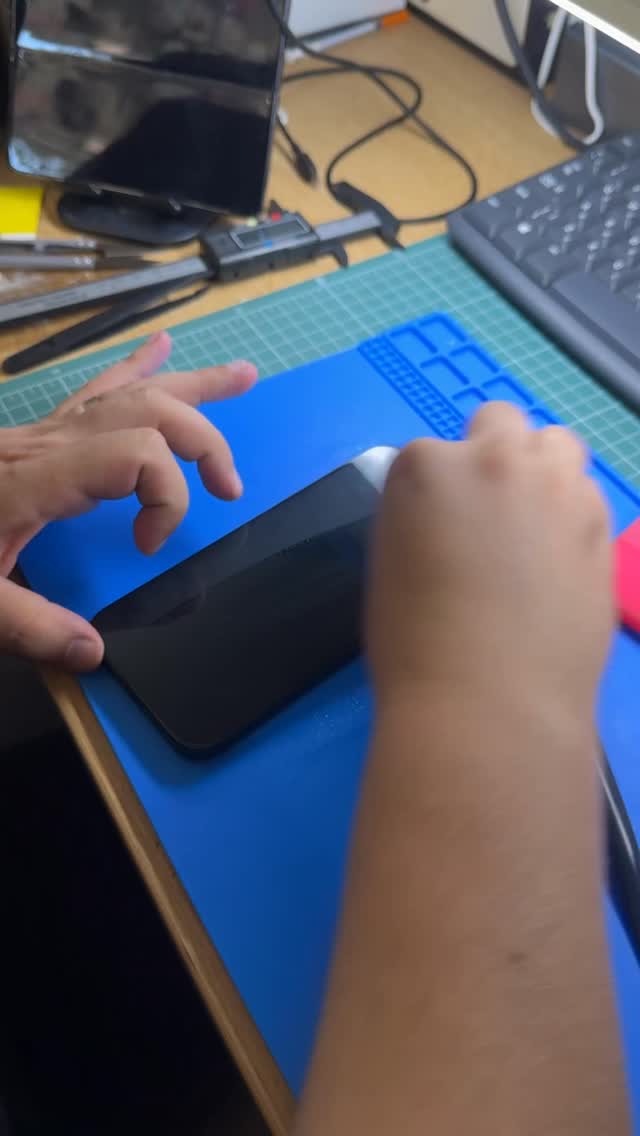 📲 Ai telefon scump? Protejează-l complet!
Folia noastră 360 îți acoperă:
✅ Ecranul
✅ Marginile
✅ Colțurile sensibile
Nu crapă ușor, nu se desprinde, nu lasă bule. Se aplică perfect și se potrivește milimetric.
Ideală pentru:
🔸 iPhone
🔸 Samsung
🔸 Xiaomi și alte modele
🔍 Căutai „folie completă 360 telefon Chișinău”? Găsit!
📍 Te așteptăm în service pentru protecție totală, aplicată profesionist.
📩 Scrie-ne în DM pentru programare sau întrebare.
#folie360 #protecțietelefon #gsmchișinău #folieecran #gsmcuinima #servicetelefoane #protecțiecompletă #telefonsigur
📱 Телефон не из дешёвых? Значит, защита должна быть на уровне.
Наша 360-плёнка покрывает:
✅ Экран
✅ Боковые грани
✅ Уязвимые углы
Никаких пузырей, не отклеивается, идеально ложится.
Подходит для:
🔸 iPhone
🔸 Samsung
🔸 Xiaomi и другие модели
🔍 Искали «360 защита телефона Кишинёв»? Вот вы и нашли.
📍 Профессиональная установка у нас в сервисе
📩 Пишите в Direct — дадим телефону броню!
#пленка360 #защитадлятелефона #сервискишинев #пленканателефон #gsmсервис #защитныйэкран #бронядлясмартфона