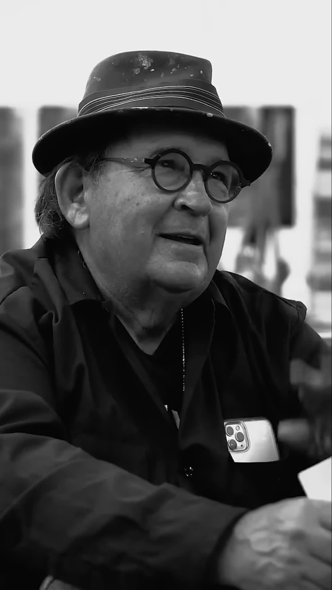 Rediscovering Your Creative Path: Success Beyond Fame
Creating art is a journey filled with challenges and rewards. We explore the essence of being true to ourselves as artists and embrace the multiple paths to success without conforming to societal stereotypes. It's never too late to express your creativity wholeheartedly! #CreativeJourney #ArtisticExpression #TrueToYourself #SuccessBeyondFame #ArtistLife #FollowYourPassion #CreativeCommunity #Inspiration #ArtisticFreedom #PursueYourDreams