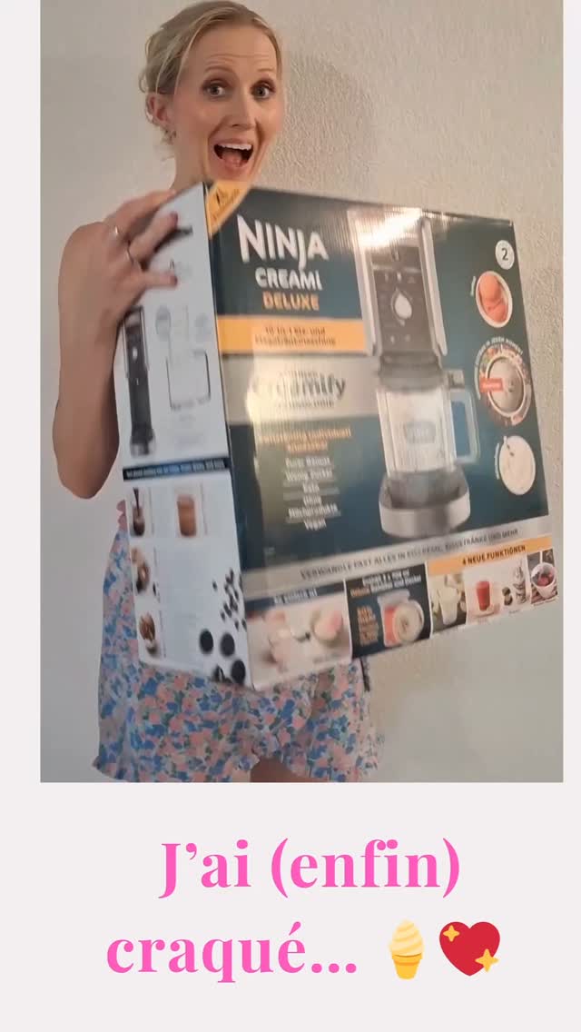 🍨 Premier jour d’été + canicule = timing parfait pour accueillir ma Ninja Creami dans ma cuisine ☀️
Depuis le temps que j’en rêvais… avec mes intolérances (produits laitiers), impossible de trouver des glaces végétales vraiment crémeuses ni d'obtenir un résultat satisfaisant avec une turbine traditionnelle 😩
🌱 Mais ça, c’était avant 💪
Désormais : glaces healthy, protéinées, et ultra-gourmandes à portée de main 🎉
👉 La promesse ?
Fini les frustrations glacées, vive les desserts sans culpabilité 🍓🥥
Tu veux un retour + mes premières recettes ? Dis-le-moi en commentaire 💬
Ou tague une amie qui galère à trouver des plaisirs d’été compatibles avec son bien-être ! 💛
#NinjaCreami #GlaceMaison #HealthyIceCream #DessertSain #PlaisirSansCulpabilité #EteCaniculaire #NutritionConsciente #VeganIceCream #FitEtGourmande #IsabelleCurratCoaching #FitLeader #HolisticWellness #FitLeader