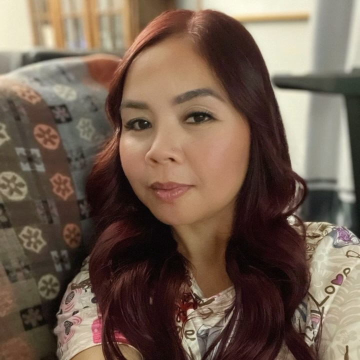 🔥 Red hot & radiant! 🔥 This stunning transformation is giving confidence, boldness, and fire! Who else is obsessed with this shade? ❤️🔥 Drop a 🔥 if you love it!
📍 Book your appointment with us and let’s create your dream look!
Hashtags:
#RedHair #HairTransformation #FieryRed #BoldHair #HairGoals #SalonMagic #TorontoSalon #HairInspo #NewHairWhoDis #HairColorist #HairLove #VibrantHair #RedHairDontCare #BookYourAppointment #SelfCareSunday #verbsalon #Toronto #avedasalon