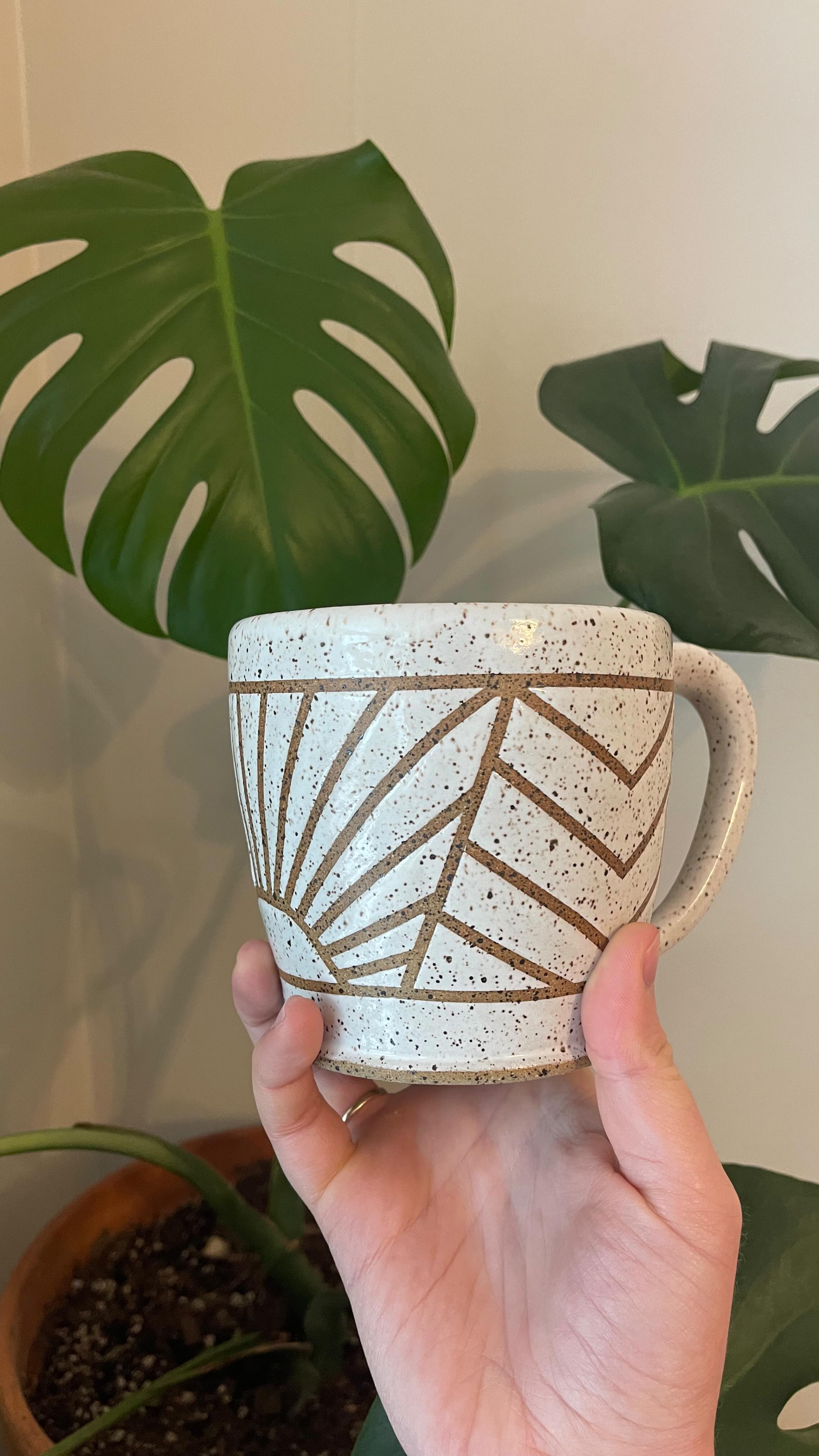 SO pleased with how this came out! ✨
I had an image in my head of how I wanted it to look, and this was one of those rare cases in ceramics where the final product is exactly as I’d imagined!
I hope this new design brings a bit of sunshine to cups of coffee, tea, and hot chocolate (my personal favorite) 🌞
#ceramics #pottery #nantucket #ack #mug #beachy #coastaldecor #02554