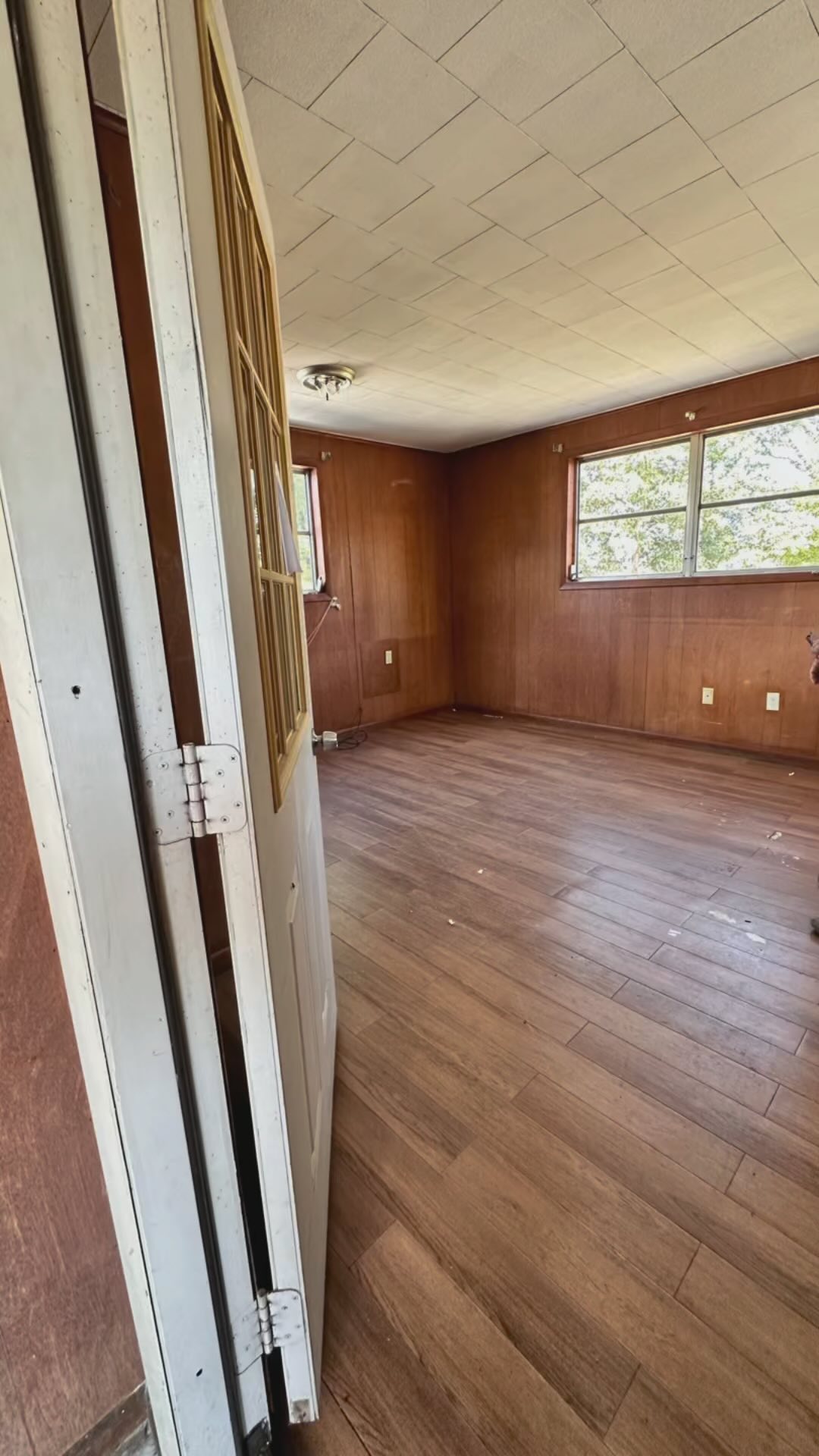 Still have a few finishing touches to finish up in this unit but excited to share our progress at Suites at Fort Henry! #kingsporttn #motelrenovation #motel #multifamilyrealestate #suitesatforthenry #tricitiestn #mediumtermrental #rental