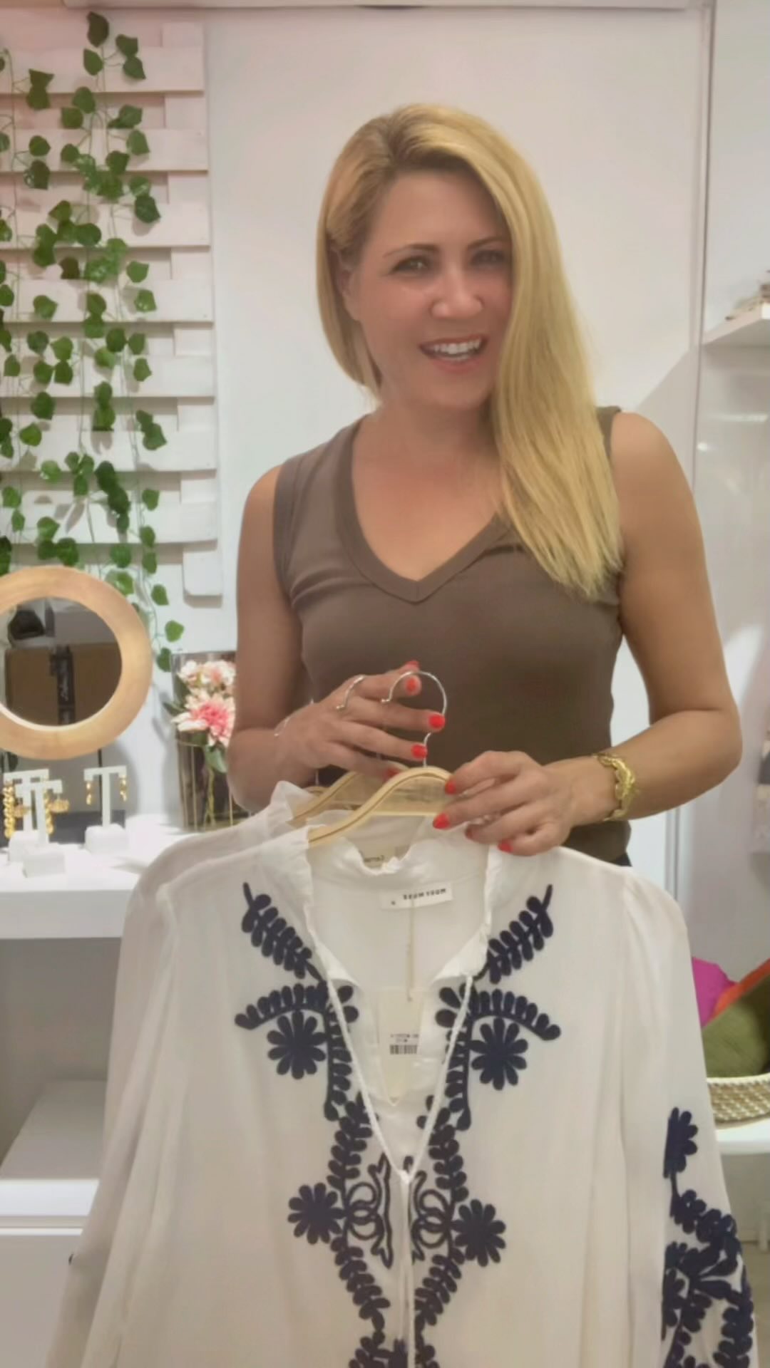 ¿Qué blusa te gusta más? 😜
¡Te leo!
Las tres blusas las tenéis disponibles en las tallas, S, M y L.
.
.
.
.
#tendencias
#modaotoño
#blusasfemininas
#tendencias
#basicosdearmario
#3looks
#mandcream
#calafell
#calafellplatja
#calafellplaya
#comarruga
#santsalvador
#tarragona
#creixell
#vendrell