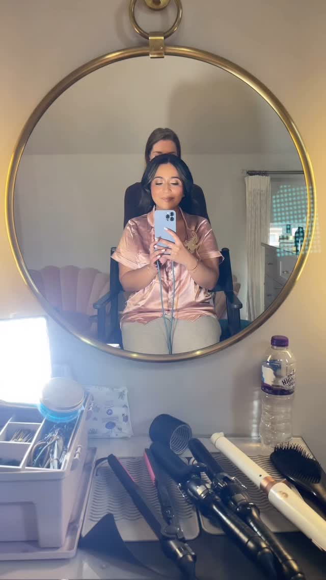 The Bridesmaid Gift That Wows! 🥂
Future brides, are you ready to see your bridesmaids absolutely beam? Forget the predictable – gifting them professional hair and makeup is a game-changer! Picture the fun of getting ready together, the confidence radiating from them as they look and feel incredible, and the stunning photos you’ll all cherish. This isn’t just a gift; it’s an experience they’ll be genuinely thrilled about! 🎉
Want to explore how I can help your whole bridal party (no matter the size!) feel amazing on your big day? You can find out more about creating a cohesive and glamorous look for everyone via the link in my bio. 😉
What are your favourite ways to make your bridal party feel extra special? Tell me in the comments! 👇
Makeup by @makeupbyzk 🌷
#BridesmaidGoals
#WeddingMorningMagic
#BridalPartyGlam
#BridalHairAndMakeup
#UKBridalStylist
#BridesmaidInspo
#HollywoodWavesUK
#NaturalBridalGlam
#HertfordshireBride
#ModernBrideVibes
#LuxuryWeddingUK
#BridalBeautyExperience
#CalmWeddingMorning
#WeddingHairAndMakeupUK
#BehindTheBeauty #kgjunechallenge