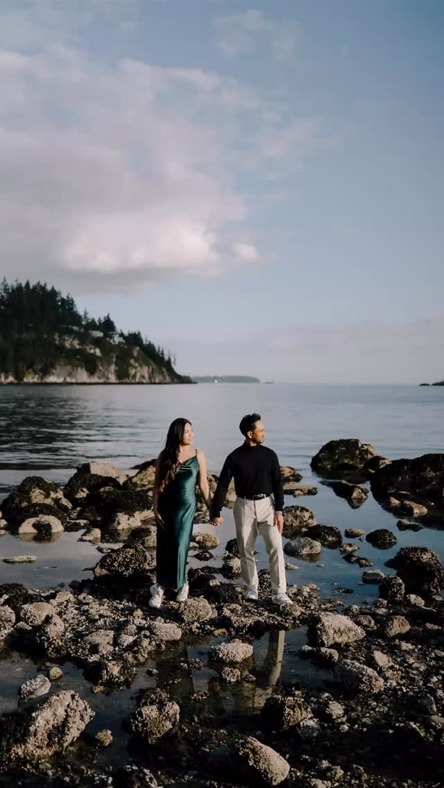 Whytecliff park never misses. The coast, the rocks, that salty breeze. You might have heard It’s one of our favourite spots when we want those west coast vibes without the epic drive.
This fun couple brought all the love and laughter and made the most of it — and yeah, it’s kinda the perfect place for a proposal, engagement, or even a chill elopement. Just saying’ if you’re thinking about it! We always down. 😎