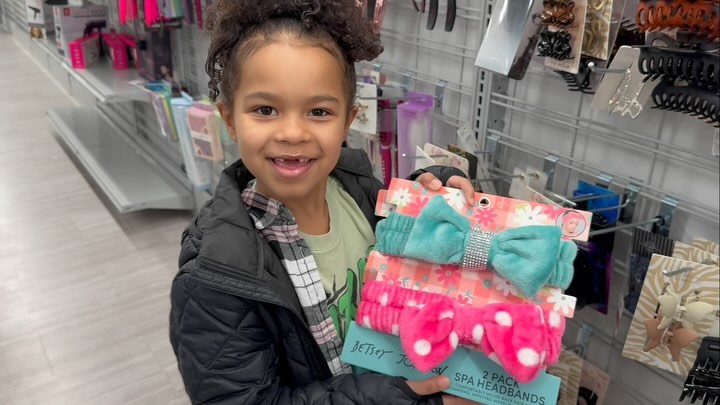 How I love my Julianna Rose 🌹 She is the best sister in the whole wide world!!! She has helped me so much with Project Beautiful all while making me laugh! I’m so happy I can share this experience with her. ❤️❤️❤️❤️❤️❤️