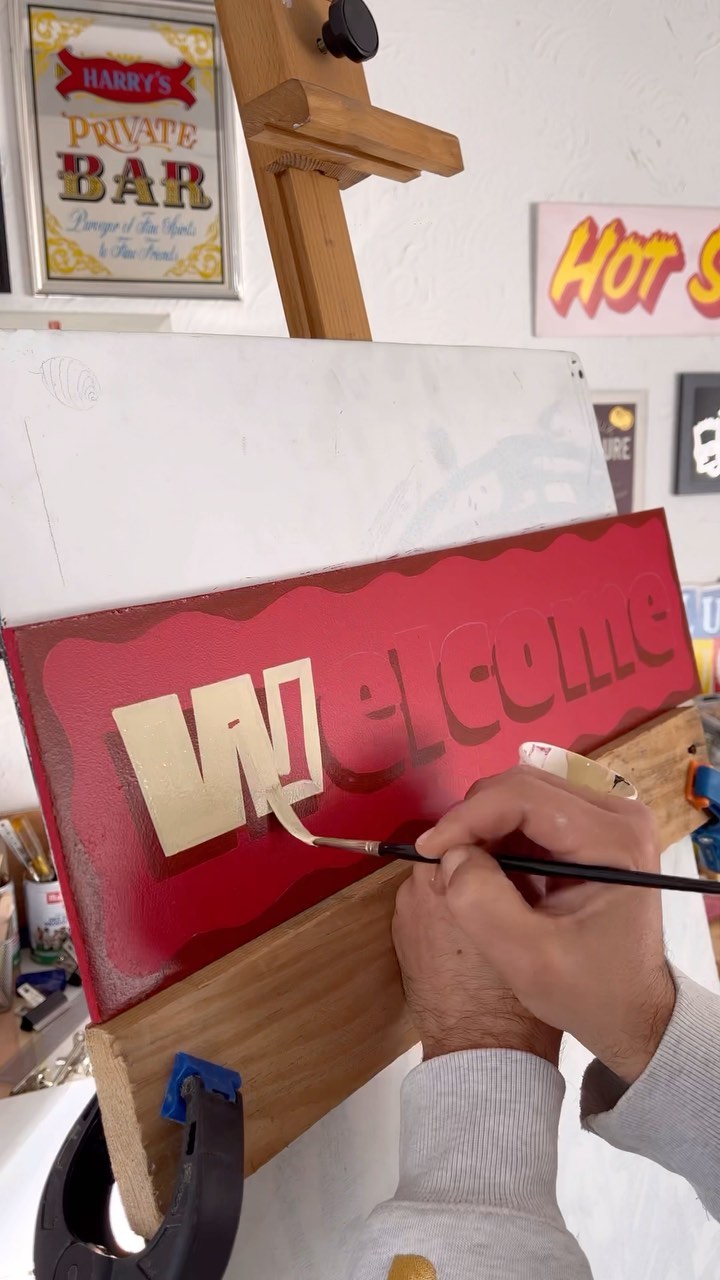 Starter Pack // Welcome 👋
Je me lance dans la réalisations des quelques panneaux « indispensables » pour différents secteurs comme la restauration, les boulangeries, les fleuristes etc …
En espérant que ceux ci puissent donner des idées ou des envies 😉
#peintalamain #peintreenlettres #alwayshandpaint #signpaint #signpainting #handpainting #lettering #handlettered #handlettering #practice #typography #welcome #restaurant #nimes #montpellier #occitanie #luckylucien