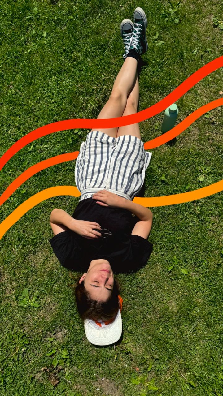 Merci 2024 ✨️ Première année en tant que travailleuse autonome et l'une de mes meilleures années! J'ai eu beaucoup de chance de travailler avec de belles personnes sur de beaux projets, avoir la visite de ma famille à Montréal et des amis.es au top ❤️
Maintenant en route pour 2025 avec de nouveaux défis 👀
.
.
#2024 #reels #bestmoments #illustrations #mural #fresque #artgraphic #mapping #couleurs #montreal #mtl #peinture #window #display