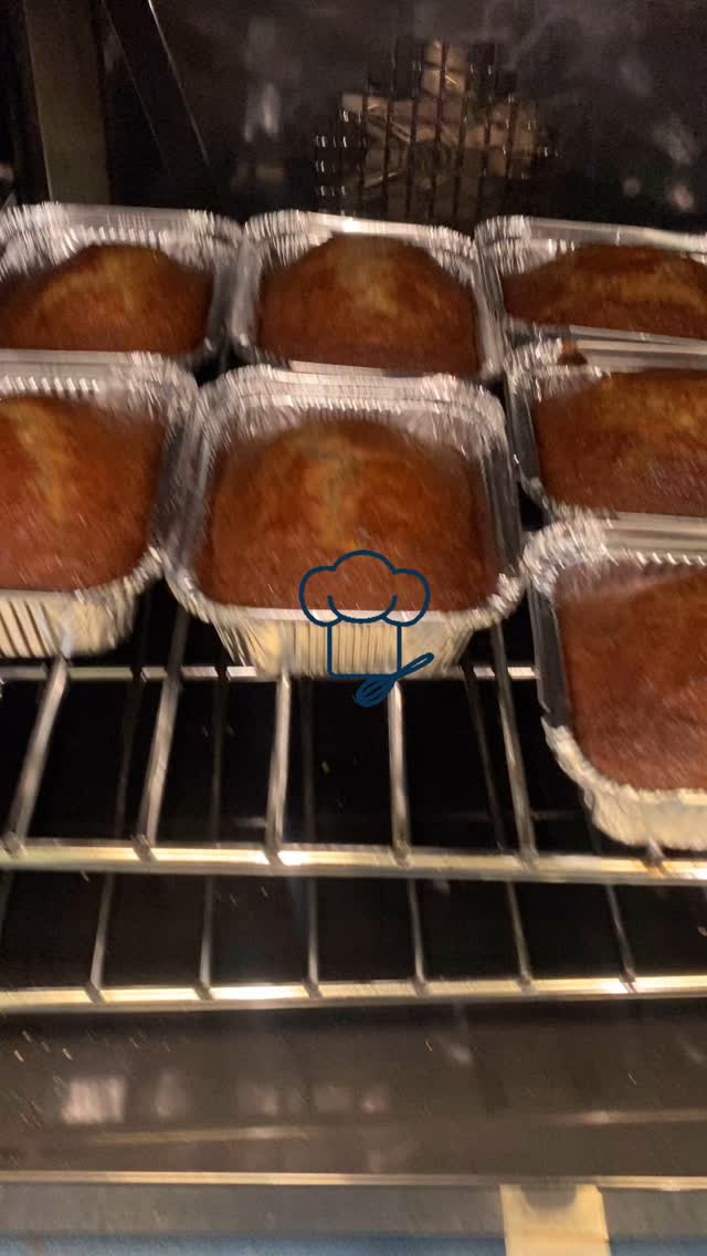 Fresh out of the oven and full of love 🍌🍞 Our classic banana bread is moist, golden, and just the right amount of sweet. Come get a slice of comfort at Nomie’s Kitchen! 💛
#BananaBreadLove #nomieskitchen #FreshBakesDaily #bananaloaf #bananabread