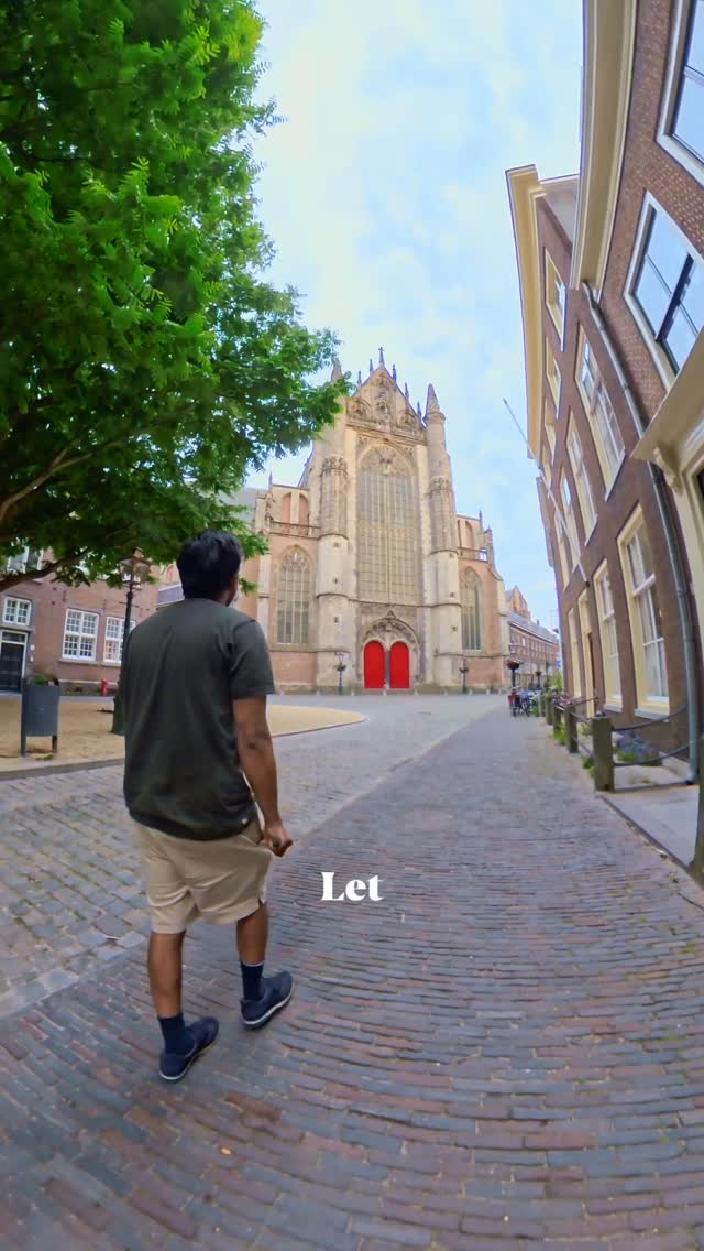 This beautiful city in the Netherlands 🇳🇱 is just half an hour away from Amsterdam. Peaceful canals, history everywhere, no crowds… Most tourists miss it. The city is called 📍Leiden #travel #netherlands #leiden #visitnetherlands