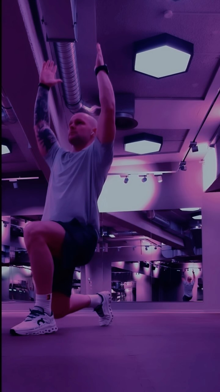 Get ready to boost your circulation, enhance flexibility, and ignite your energy levels for whatever challenges lie ahead.
Let’s get fired up together! 🔥 #warmup #energy #gym #GetActive #workout #frankfurt #personaltrainer