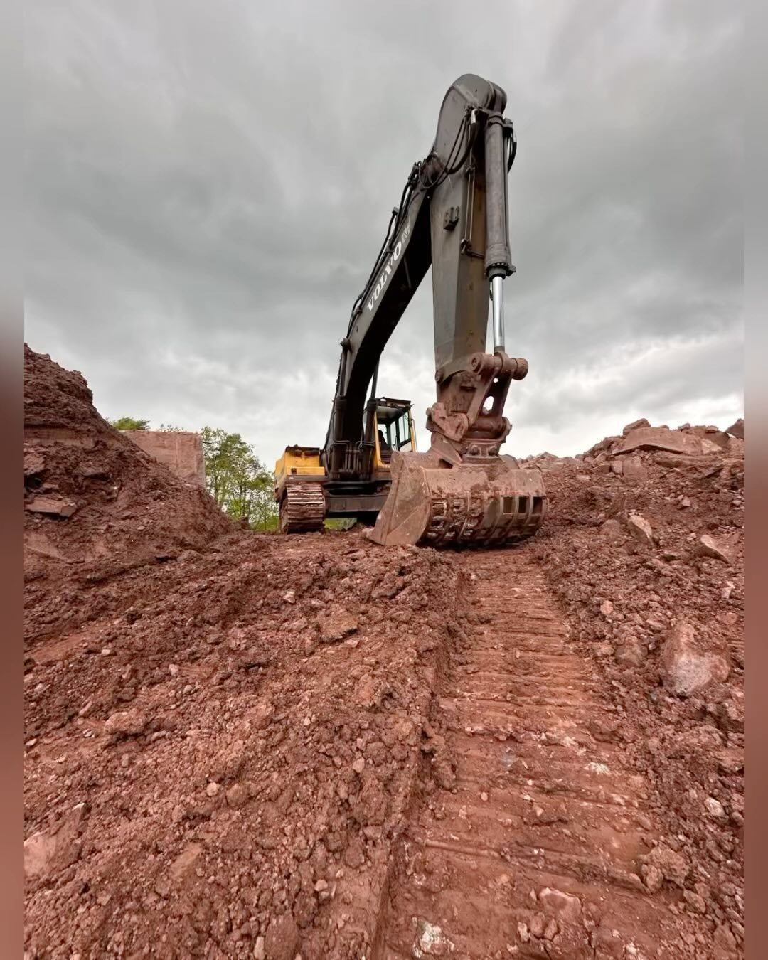 Steinbruchromantik am 25.4.2024
Trotz des ständigen Regens geben wir Vollgas! #steinbruch #radlader #volvobagger #sandstein #woistdiesonne