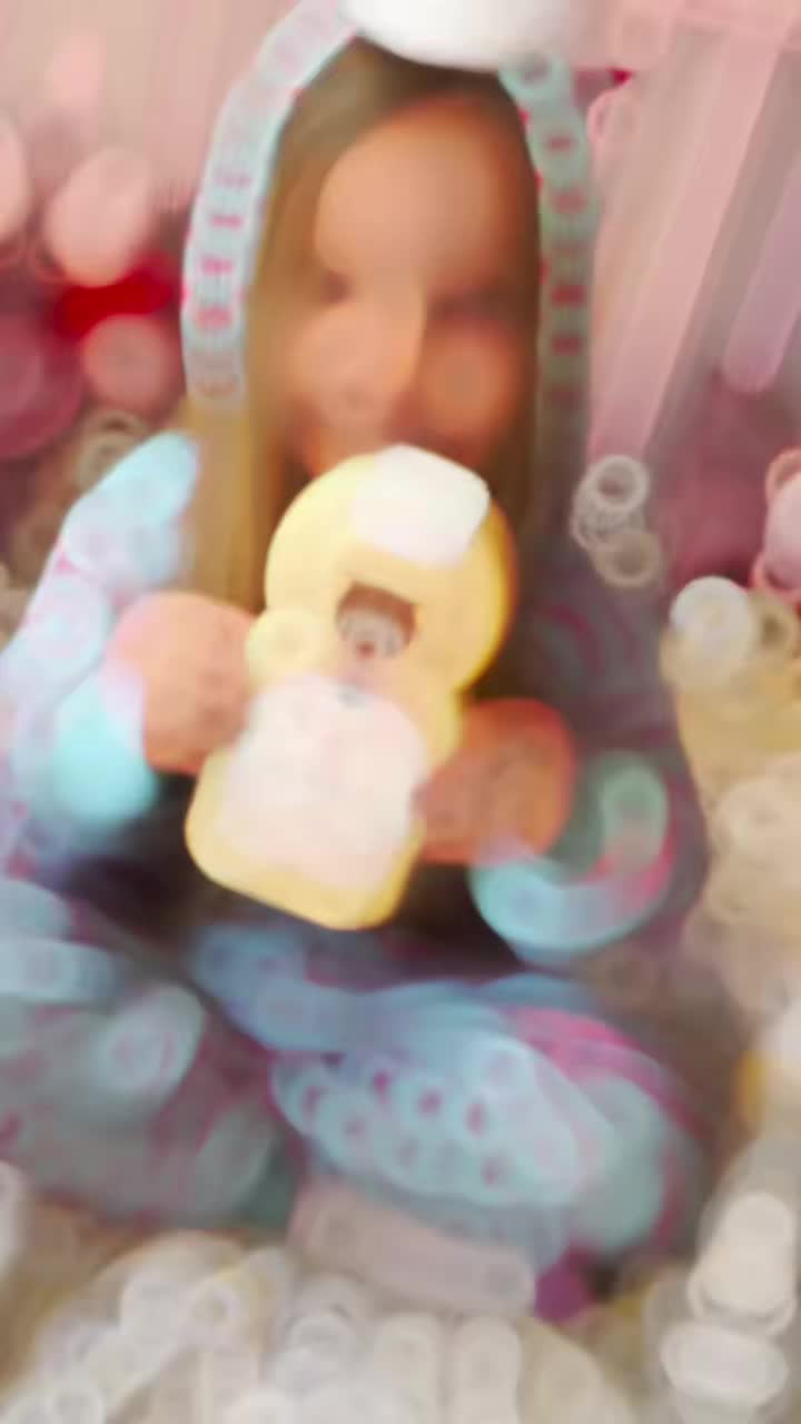 L’heure du bain magique avec ON LINE Le Petit 3en1 ! ✨🛁👧
🌸 Nettoie le corps, les cheveux et le visage en un seul geste
🍪 Avec un délicieux parfum !
❤️ 94 % d’ingrédients d’origine naturelle + pH neutre
✨ Sans larmes, sans nœuds, juste du plaisir !
Des bains remplis de mousse, de rires et d’amour ! ☁️🫧
#shampooingnaturel #shampooingbio #fypシ❤️💞❤️ #fyp #fypシ #pourtoi #bébé #skincareroutine #bebé #pourbebe #skincare #skincarebpom #skincarehalal