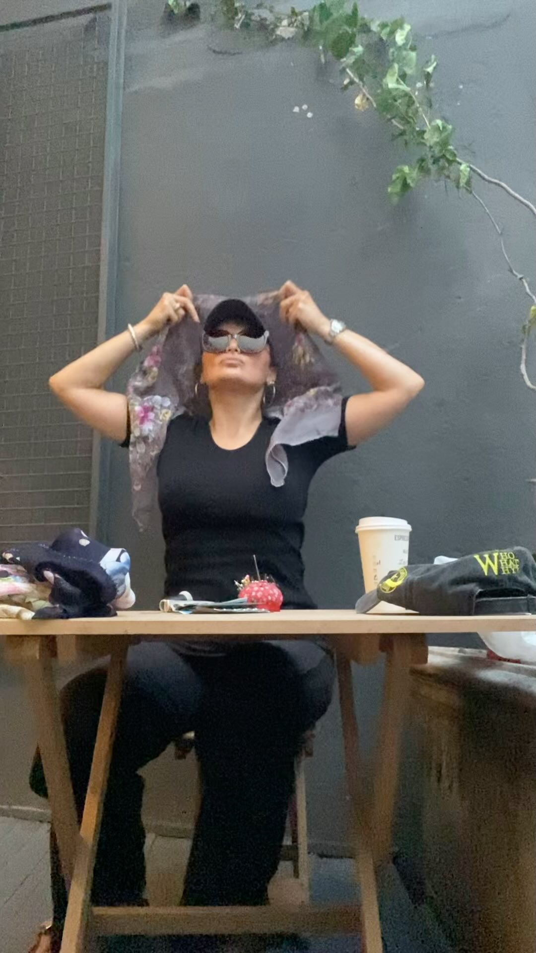 Einerseits‼️ZZA VIP goodies in the making. Andrerseits‼️fine tuning always on me. I AM a magic soul collector 🇹🇷⚡️🇩🇪
🪬
#ZZA#HauteCulture #authentic #handcrafted #luxurylifestyle