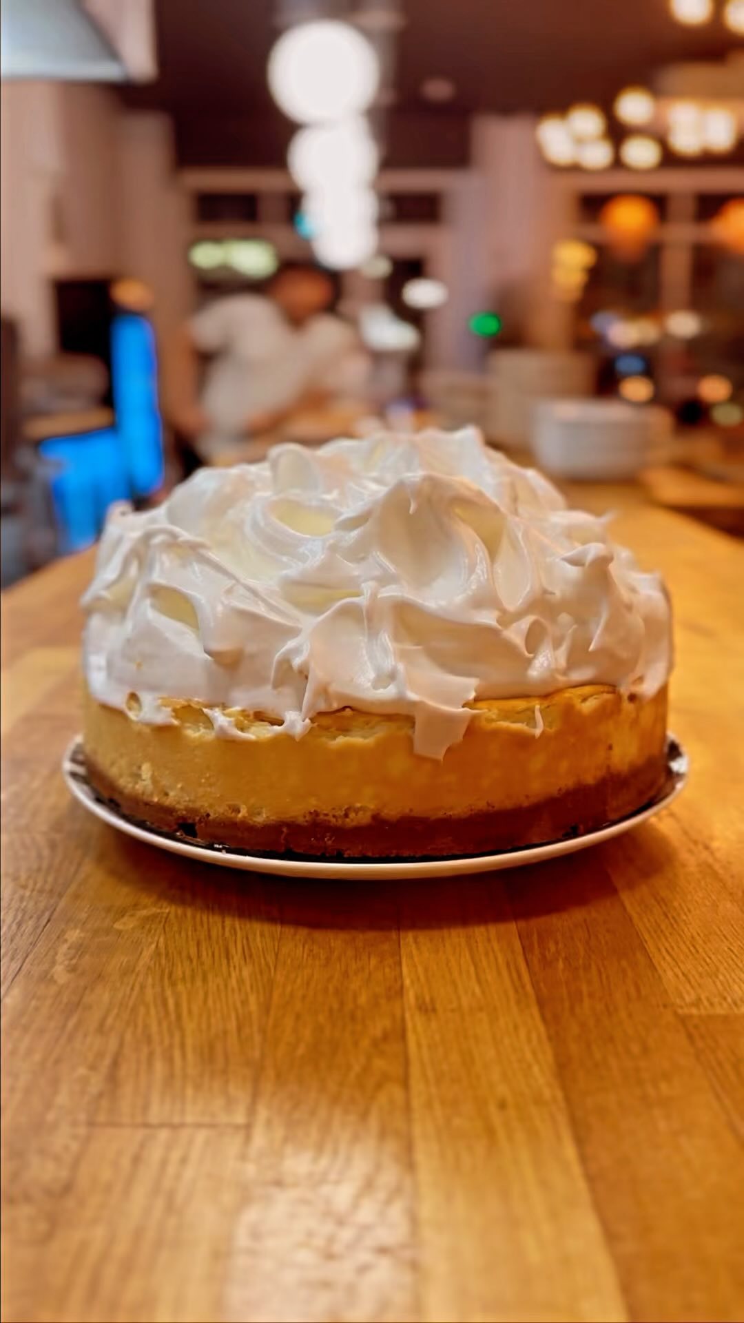 Our home made baked lemon and mascarpone cheesecake with Italian meringue, what a beauty 😍😋
#visitmaidenhead #restaurant #delicious #food #fresh #pasta #dessert #cheesecake #meringue