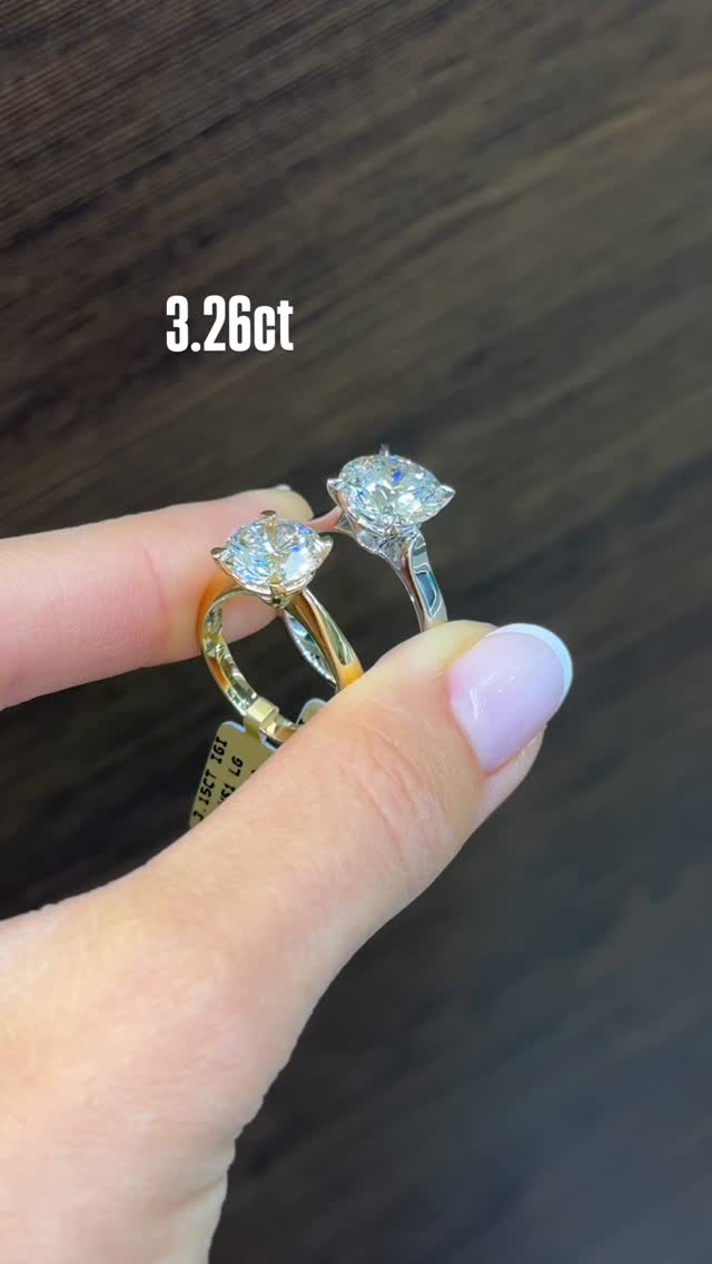 Big VERSUS Bigger; all our Lab Grown rings are available to shop in store
#labgrowndiamonds #antwerpen #antwerpshopping #labgrownverlovingsring