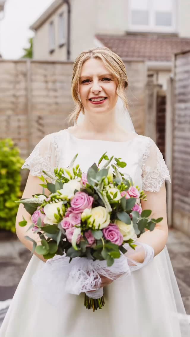 Charlotte ❤️ what a beautiful bride. I was delighted to be part of her special day and to be welcomed into her lovely family home. Her wedding reception was in the amazing @tulfarrishotelandgolfresort 👰💒
Photographer @ianhennnessyphotography
Hairdresser @
Makeup by me @louisekeanemakeup
#bridalmakeupartist #bridalmakeup #wicklowmakeupartist #dublinmakeupartist #leinstermakeupartist #bridetobe #bridalinspiration #bridalinspo #leinstermakeupartist #makeupartist #irishmakeupartist #irishbrides #irishbridalmakeupartist #weddingday #gettingmarried #weddinginspiration #motherofthebride #wicklow #elopement #louisekeanemakeup