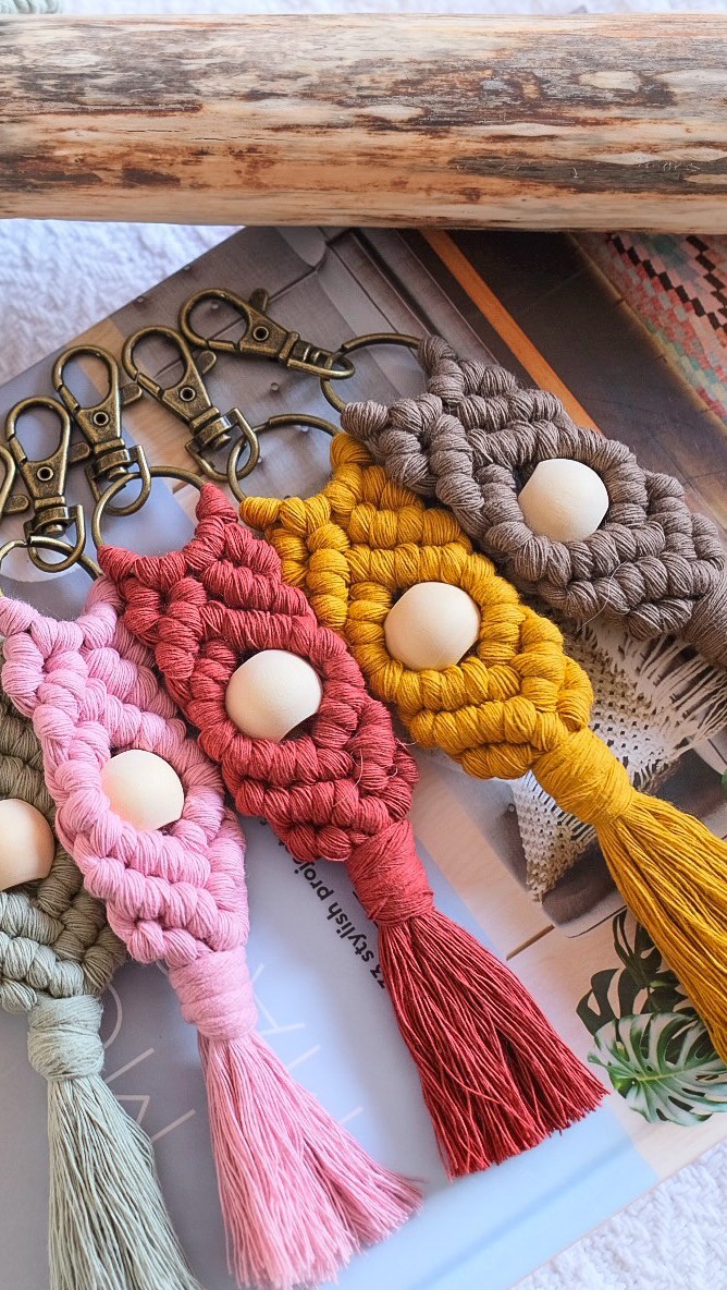 🌊 out here having a moment
took my dog out for a walk and swim at the beaches, our dog hangout; then took some reel content along the way
how’s your afternoon going?
#knotbyhannah #macrame #macramecommunity #toronto #shoplocal #eastyork