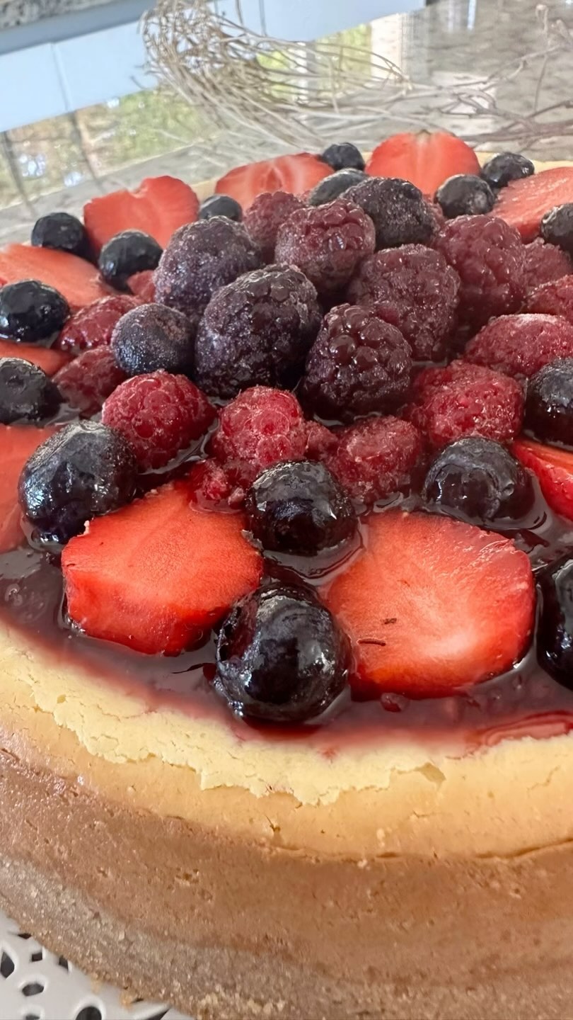 Se vienen las Fiestas y ya estamos tomando pedidos con anticipacion para disfrutar del mejor cheesecake con los tuyos!
En www.oh-cheesecake.com podes elegir entre muchisimas opciones de nuestro catalogo!
Pedidos y consultas por la pagina o whasapp al 5491130092459 🤗
#cheeselover #cheesecakes #nordelta #cheesecakesofinstagram #navidad #añonuevo #saycheesecake