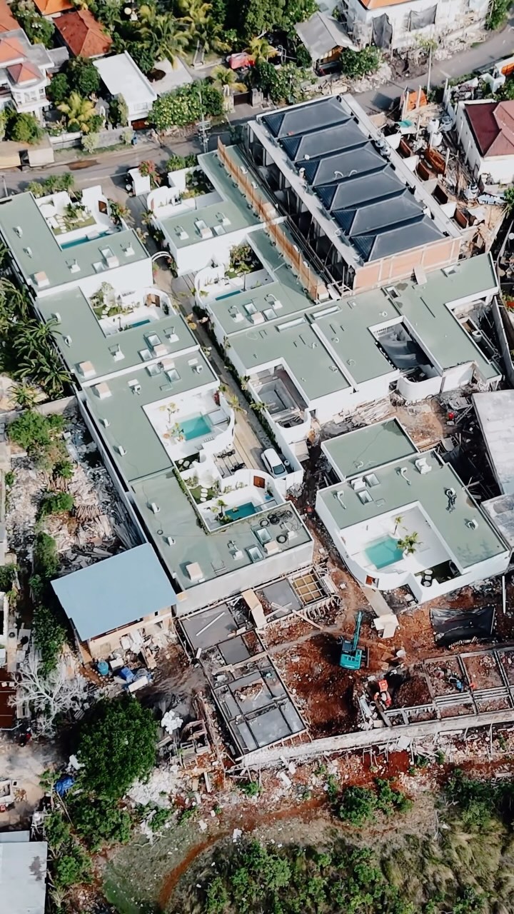 Nisi villas bingin beautiful and modern, PBM is proud to be apart of this development and now on the home stretch to finish the last ones
#baliwellness #pbmbali #buildingdreamvillasinbali #balidreamvillas #constructioninbali #baliquantitysurveying #baliconstruction #buildinginindonesia #buildconsultancyinindonesia #balivilladesign #livinginbali #projectmanagementindonesia #baliprojectmanagement #resortsandvillasinbali