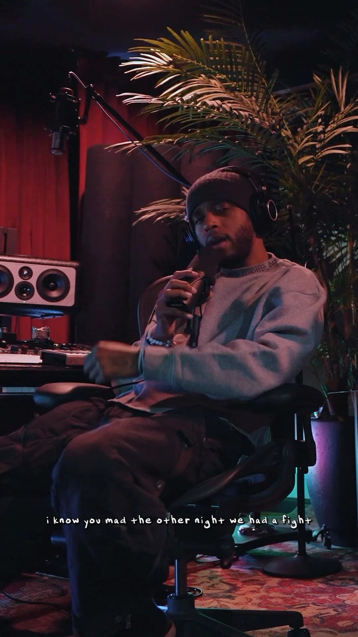 CLOSED****Good morning ☀️ want to win a chance to win 2 tickets to see @6lack ✨ well here’s your chance!
1. Make sure you are following @girlsrunningshit
@livenationpgh
2. Tag someone who you want to join you to see @6lack ✨
3. Also comment your favorite @6lack lyrics✨
Additional entries if you share and tag us in your story🙌🏾☀️
Winner will be announced June 5th! Good luck everyone 🎼