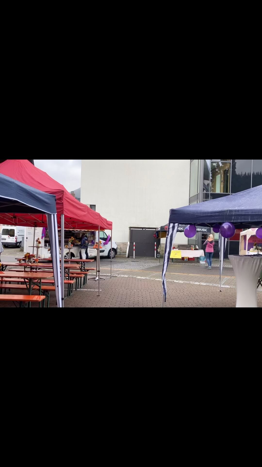 Heute dürfen wir bei der Eröffnung des neuen Familienzentrum Oberes Wiesental in Schönau musikalisch unterstützen 🤩 Euch einen super Start und richtig viel Zulauf! …Danke, dass es euch gibt!
Apricity #apricity #wiesental #familienzentrum #livemusic