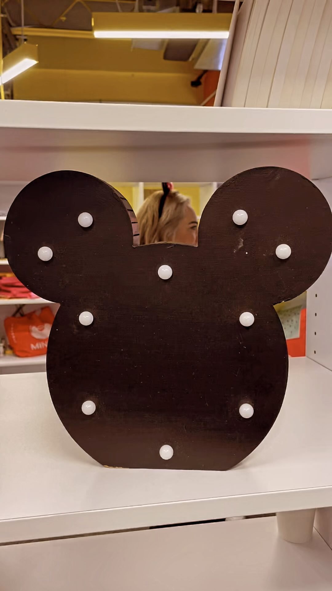 Explorando las raíces de la empatía en nuestra jornada única 🌳✨. Los miembros de la UDEM se unen para descubrir el arte de escuchar y compartir en una experiencia que entrelaza familia, roles, valores y la vida misma. #UDEM #JornadaEmpática #EscuchaConElCorazón #ComunidadUDEM