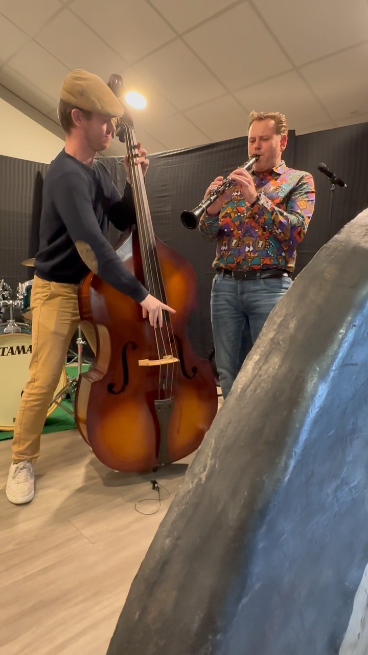 Bas of klarinet… de fanfaar van Merkelbek deed ooch mer get 🎶
