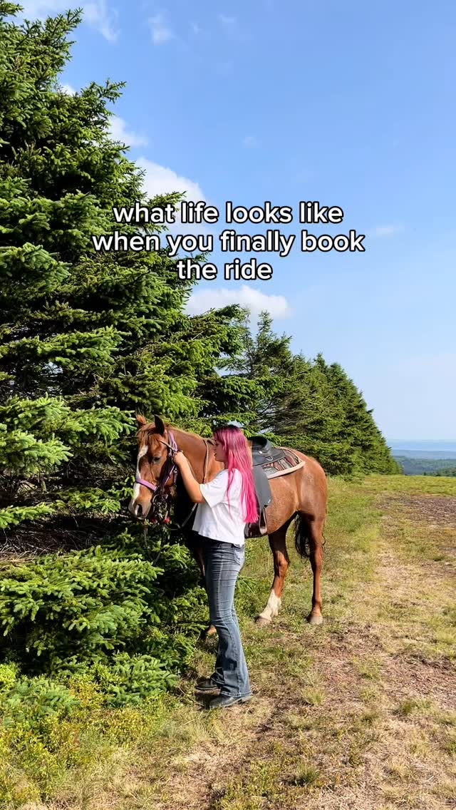 #horsebackriding ##trailridingadventures #bayoffundy #cliffsoffundygeopark #explorenovascotia #spiritreinsranch #travel #adventure