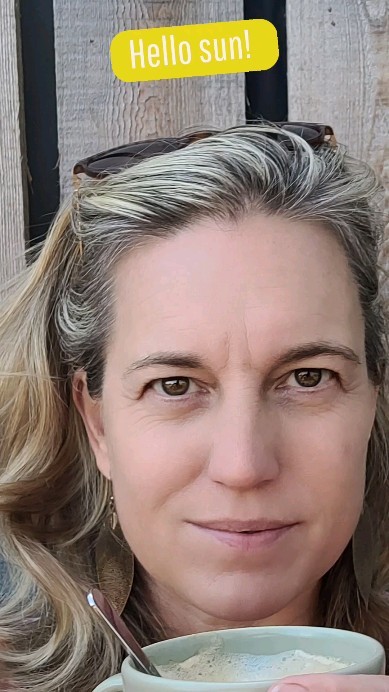 💛 E N J O Y I N G 💛 @ Mille Fleurs 🌸💕
I can so much enjoy having my morning coffee at the loggia of Étage Supérieur. Exactly one year ago, we opened this beautiful apartment under the roof of Mille Fleurs.
Take the opportunity to enjoy this lovely apartment now in a characteristically old school and a beautiful region to relax, walk or cycle and enjoy the gastronomy.
👉 Book now on www.millefleurs.be
#voerstreek #millefleursapartments
#whataview #beautifullandscape #naturelover #natuur #voeren #limburg #wandelen #hiking #appartementhuren #vakantiehuis #vacation #rent #apartment #rentapartment #vlaanderenvakantieland #ilovelimburg #vakantieineigenland #sintpietersvoeren #altijdlimburg #belgium #visitlimburg #wanderlust #bronnenwandeling #wandelparadijs