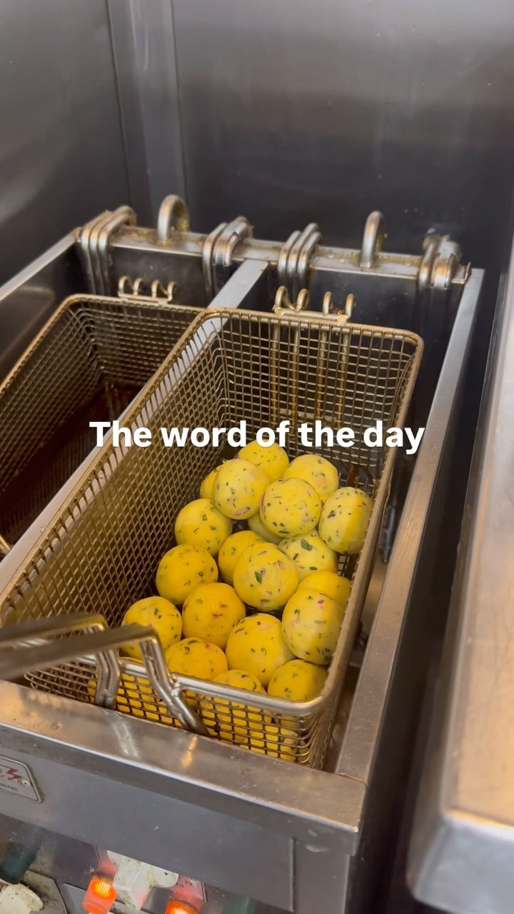 The word of the day is “falafel”…
Did you know our falafels are gluten free? ❌🌾
Made with polenta, these healthy(ish) crispy, golden falafel balls make the perfect addition to your lunchtime salad box. 🥗
You can add as many as you want! And if that doesn’t sell it to you…
You can ORDER A WHOLE PLATTER of falafel balls and salad for your friends of up to 8 (if you don’t have that many friends, you can have it all to yourself, we won’t tell😉🧆).
We make our Mediterranean dishes with love, putting our passion for authentic cooking, community and high quality meals at the heart of every plate 🥰
Pop in and grab your lunchtime falafel box for under £11 or message us to pre-order your POLENTAful platter 😜
Catered with love, catered to you 😇
Love from your neighbourhood coffee shop,
Aromas 💙☕️
#FalafelBalls #Mediterranean #MadeWithLove #CateredtoYou #CateredWithLove #CommunityEats #SurreyCommunity #SurreyCatering #LunchtimeBox #SaladBox #GlutenFreeBites #Wordoftheday #CrunchySnacks #HealthySnacks