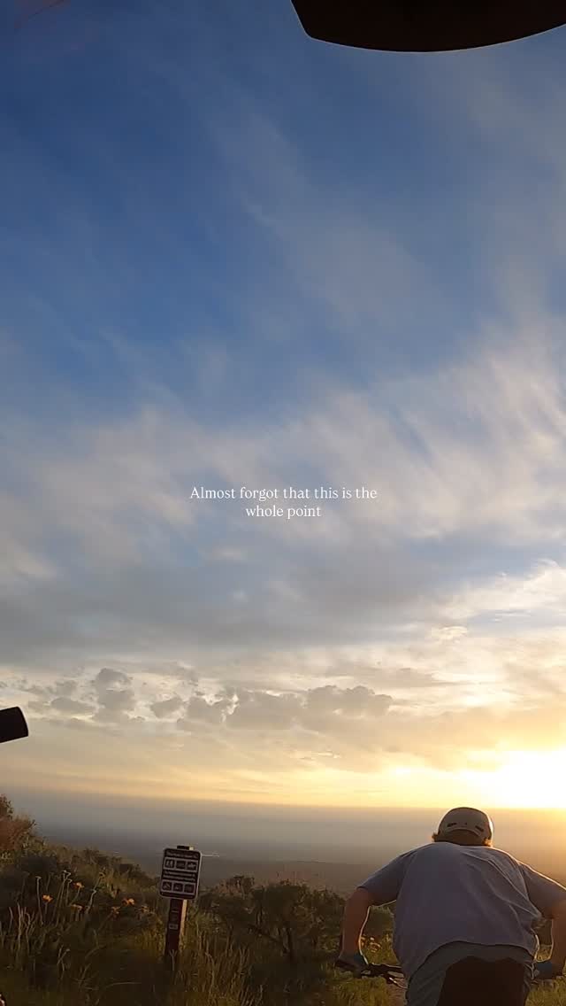 Chasing sunsets with friends 💖
Late to this trend, but we’re not wrong.
#mountainbike #mtb #performancetraining #sportsperformance #outdoorsports #trend