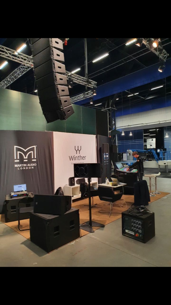 Idag har vår monter på LLB byggts, kom förbi plats B11:25 och kolla på mixerbord och högtalare. Och snacka med oss såklart!
@martinaudio #wssab @stagetec_gmbh