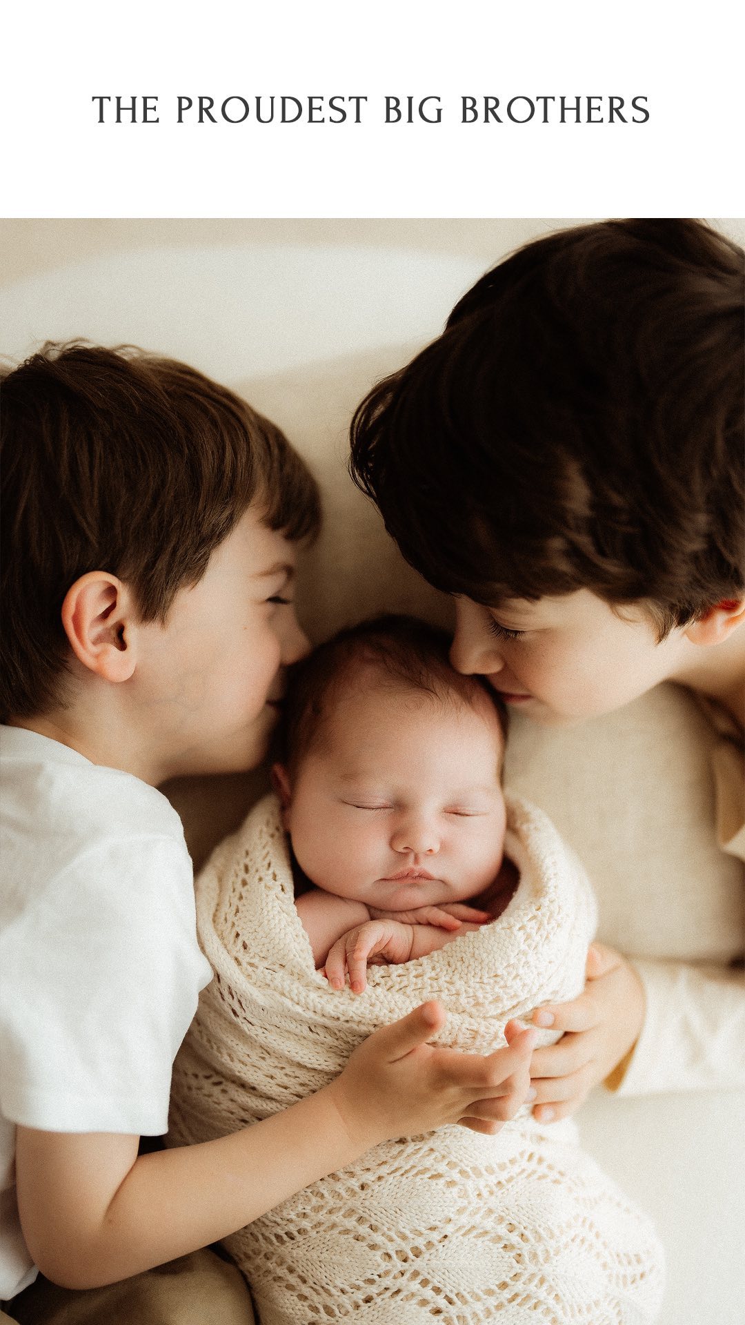 I absolutely love capturing siblings during newborn sessions. They bring such a special element to them 🥹✨