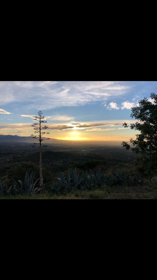 Your Italian countryside holiday destination full of memorable sunrises and sunsets and memorable connections.