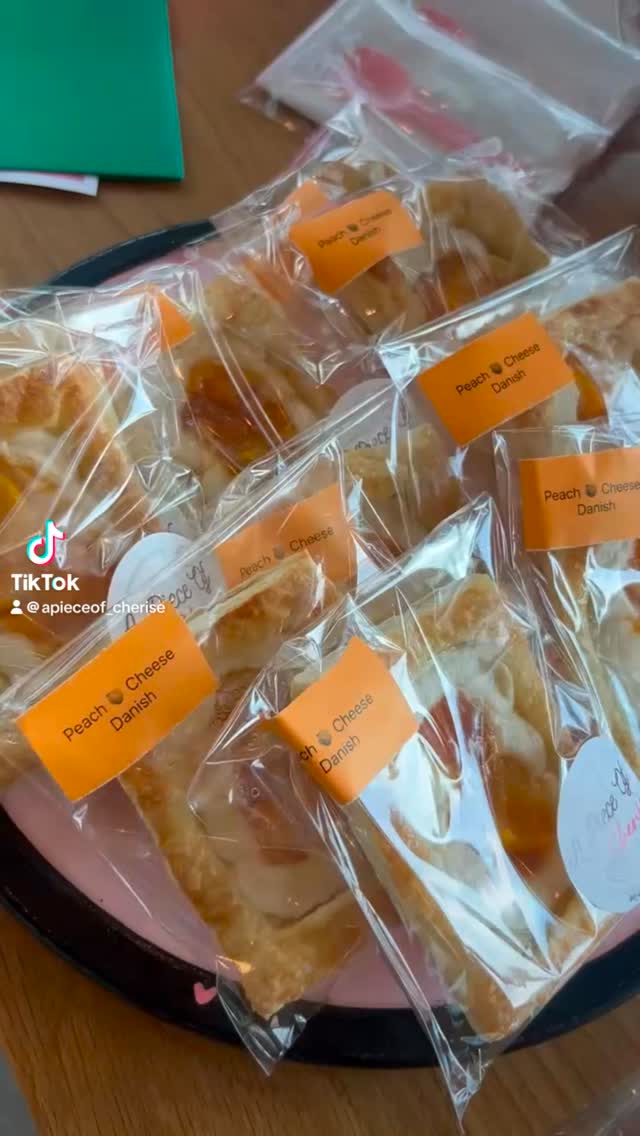 Big things are happening! 🤭🩷
A Huge Thank You to @dreyhotel for allowing me to present a few of my sweet treats for a partnership! 🙌🏽 You’ll see a few of my pastries here and there in no time so make sure to book your reservation with them!! 😎🤗
@thevillagedallas
•
•
•
•
•
•
•
#BakedGoods#HomeMade#SoftCookies#ForYou#fyp#packagedorders#trending#SupportSmallBusinesses#cookies#Fresh#DallasTexas#TexasPastries#CustomOrders#MustTry#Baker#Barkernearme#buttercream#frosting#filling#filled#partnershipsopen#cake#Birthdaycake#trending#selftaught#Baker#events#explorer#explorerpage#cupcakes