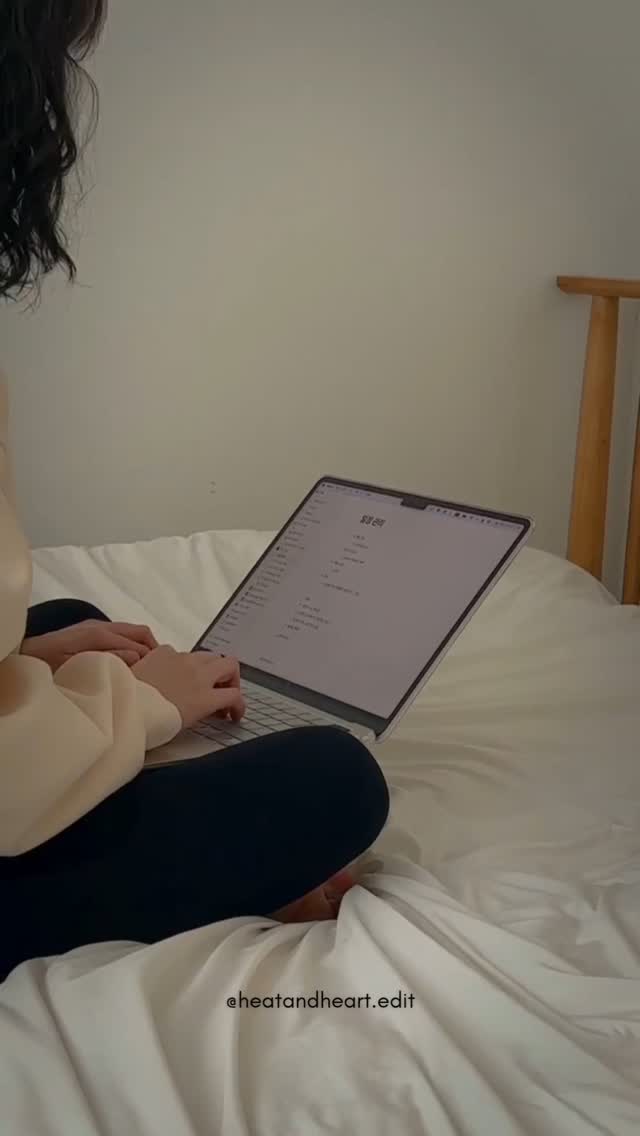 POV: Youāre looking for an editorābut youāre nervous about who to pick.
Don't go with an editor who:
ā Cuts your emotional beats
ā Suggests making your FMC āmore likeableā
ā Thinks romance isnāt real literature
Instead look for:
ā
Enhances your emotional beats
ā
Loves your characters for who they are
ā
Lives and breathes the romance genre
šš¼ And that's where I come in. Iām not that editor. Iām a romance author and an editor.
I know what your book means to youāand Iāll treat it like it matters. Because it does.
Letās sharpen your story without losing your heart. š»š
š www.heatandhearteditorial.com
šÆ Special launch promo now live - see comments for details.
š«°š¼ DM or hit the link in bio to enquire.
#romanceauthor #romancebooks #romancewritersofinstagram #indieauthors #indieeditor #romanceeditor #romancereads #editorforauthors #heatandhearteditorial #indieauthorsofinstagram #bookeditor #authorsoftiktok #romancewritingtips #romanceauthorlife #amediting #romancewritingcommunity