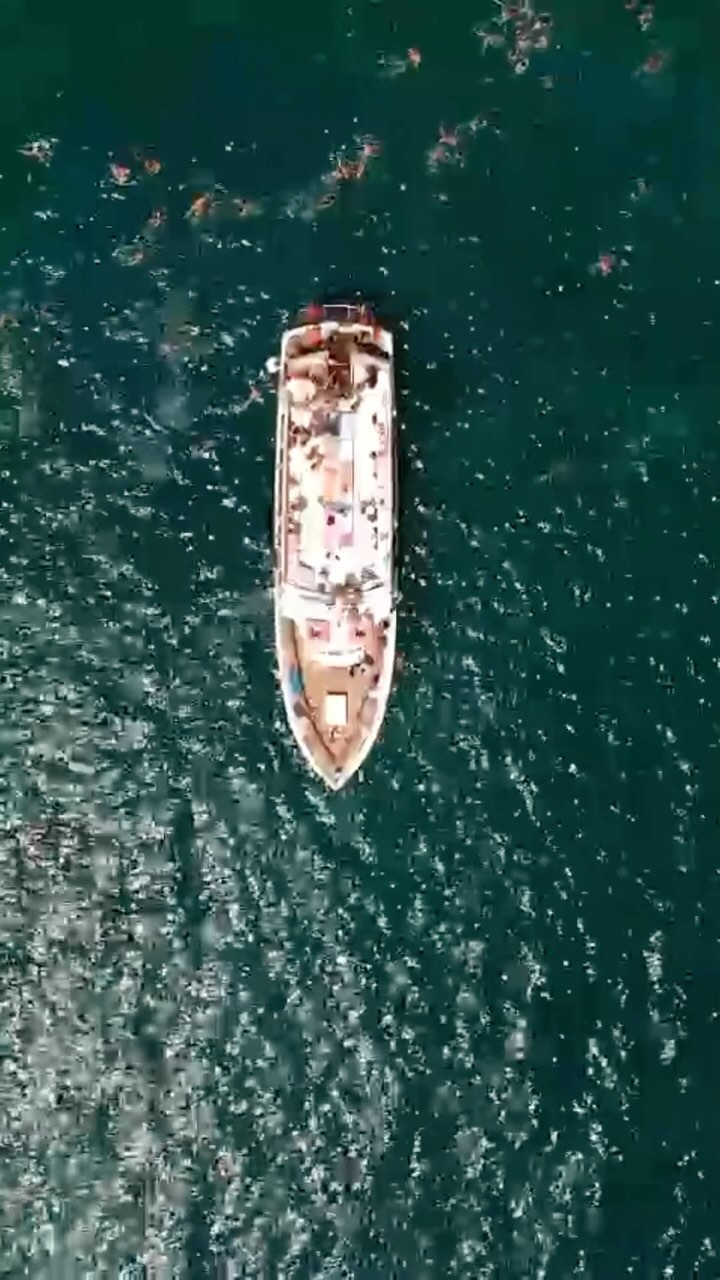 🌊Riviviamo alcuni momenti magici della scorsa estate!✨
Guarda le nostre avventure tra le fantastiche grotte di #SantaMariadiLeuca e i tramonti mozzafiato!🌅
☀ Sole, mare, un fresco aperitivo e la nostra deliziosa frisa salentina, ogni tour è stato un sogno.🥰
Hai voglia di rivivere questi momenti?
Segui @alexanderleuca e preparati alla prossima stagione, perché le emozioni con noi non finiscono mai!😎
-
#TourInBarca #GrotteDiLeuca #SalentoVibes #RicordiEstivi #AperitivoSulMare #AlexanderLeuca #VacanzeInPuglia #Minicrociera