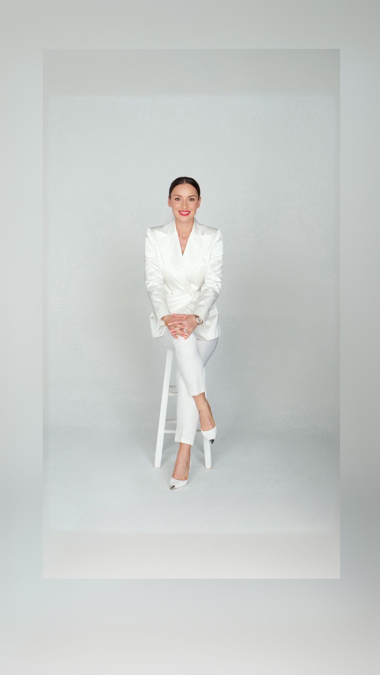 One day from a life of a stylist… I mean a “spicy enchilada” 😜
From huge production to the presentation of book of @juanchipoco that I styled! Why choose if you can do it all 💪🏻💪🏻💪🏻
#lifeofastylist