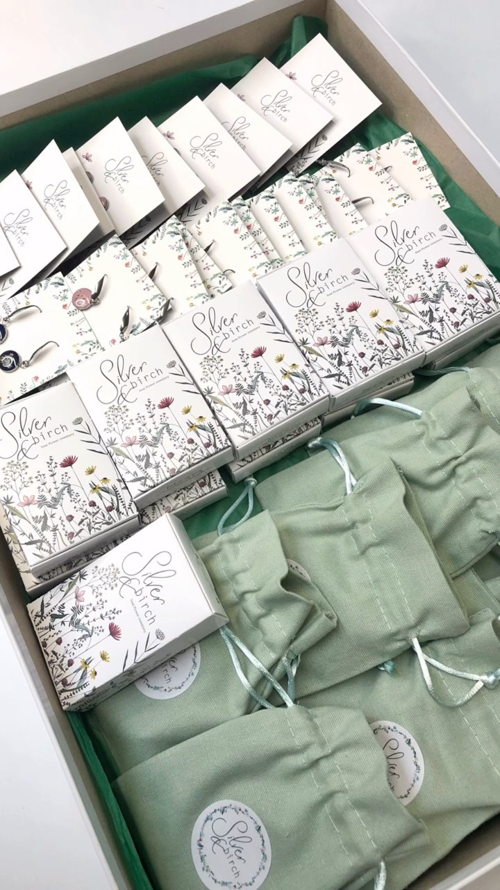 Pack this wholesale order with me ❤️
I’m really thrilled to have some lovely new stockists recently.
If you’d like to see a price list get in touch 🙂x
.
#wholesaleorder #wholesalejewellery #wholesalejewelry #realflowerjewelry #realflowerjewellery #boutique #boutiqueshopping #giftshop #handcraftedgifts #newforest #hampshire
