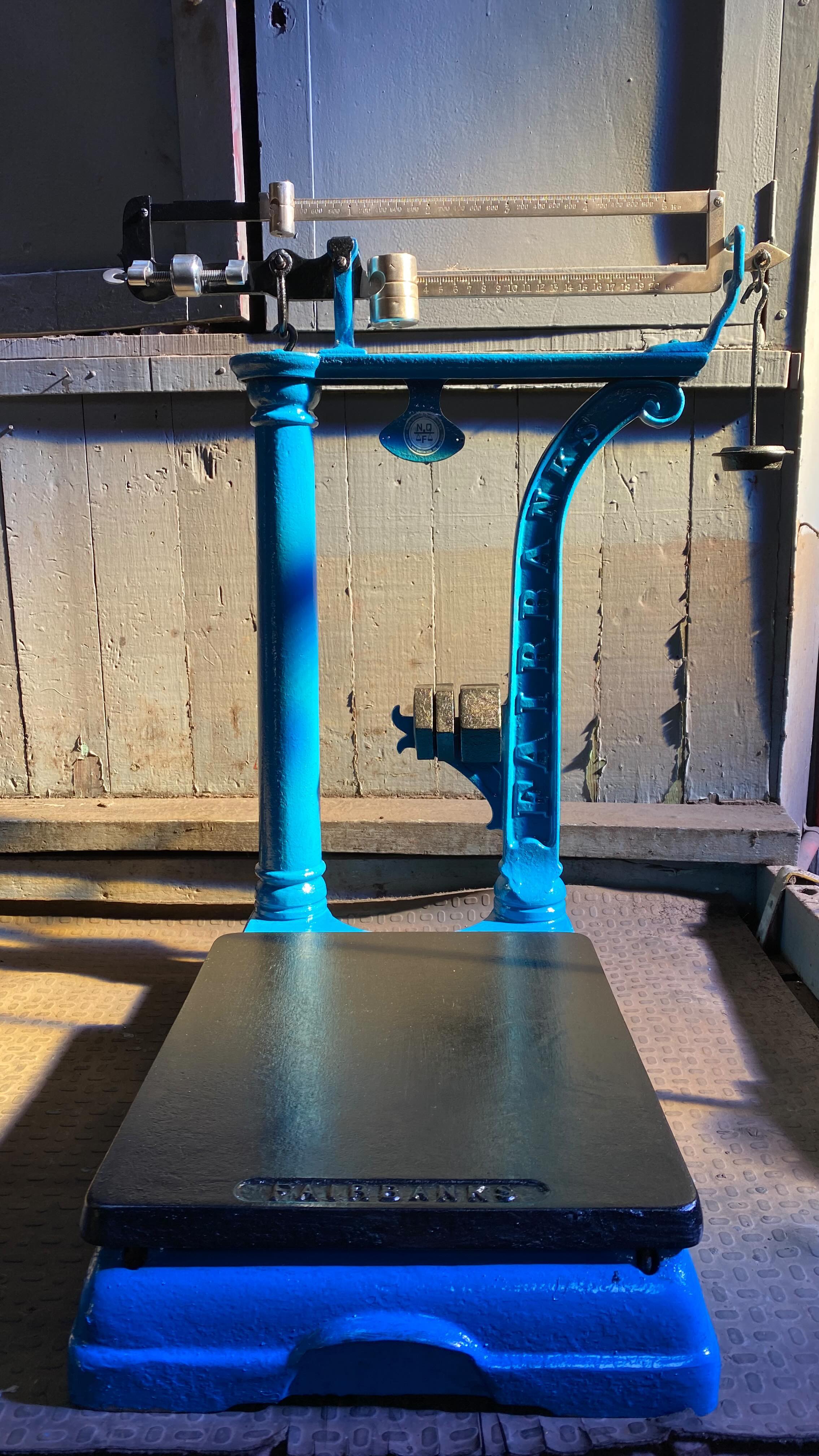 ¿Sabías que en NQF restauramos y reparamos balanzas mecánicas y digitales?
Somos expertos en todo tipo de balanzas desde 1890.
En este caso restauramos una balanza mecánica Fairbanks de 1930 aprox.