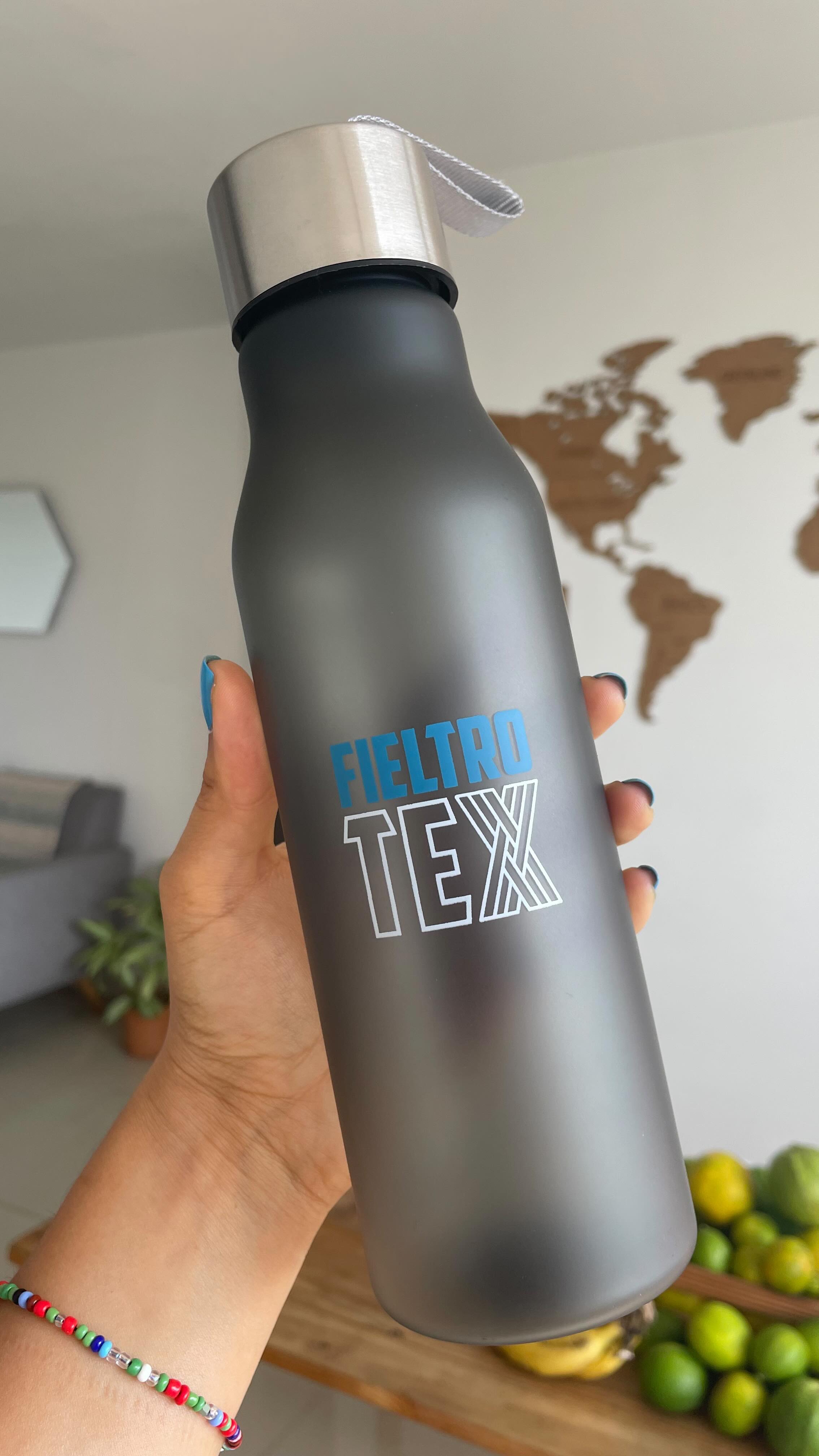 Botellitas reutilizables de @magicmedios 🙌🏼 Una herramienta que nos ayudara a reducir el uso de botellas plásticas de un solo uso en #fieltrotex
#concienciaempresarial #empresaconciente #manejoderecursos #reducirreciclarreutilizar♻️ #proambiente #feltmanufacturer #reducesingleuse