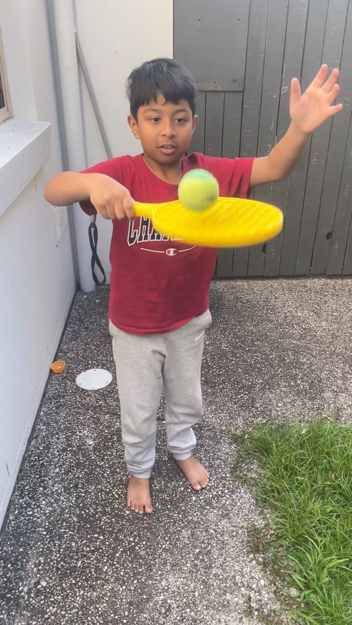 We think one of the most important skills to develop in child and teenage training is hand-eye-coordination.
It opens up almost every door for whatever sport they want to play as they grow up. Not to mention it helps them wreak havoc on the handball court at school! 😤
#SeeTheAbility