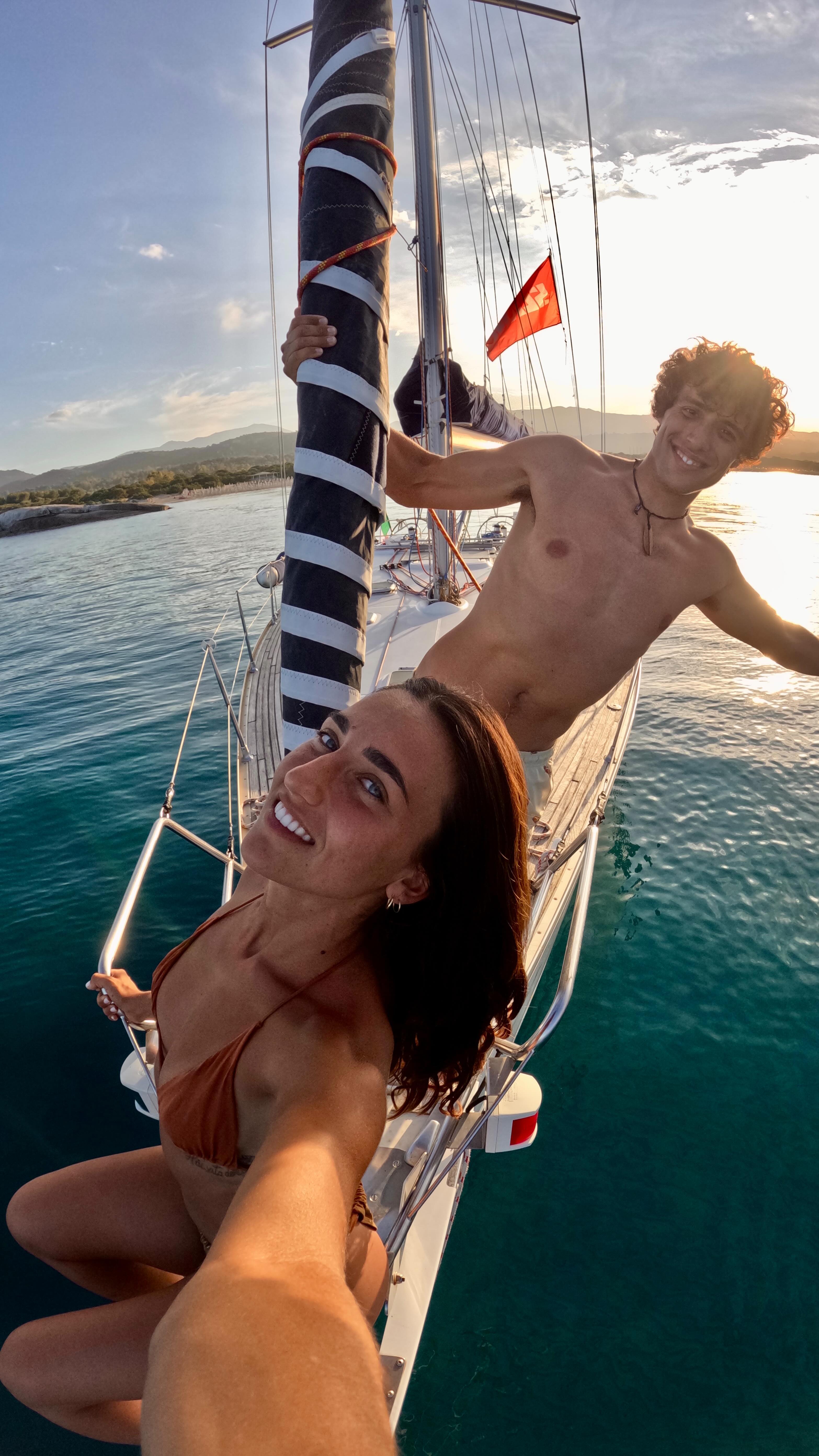 Ufficialmente in rada a Costa Rei 🏴☠️ che abbia inizio la stagione estiva a bordo della nostra casa galleggiante ⛵️🤍
Momenti di vita vera di questi giorni
#sailing#sailinglife#sailinginstagram#sailinglifestyle#costarei#sailingsardinia#costareibeach#villasimius#scogliodipeppino