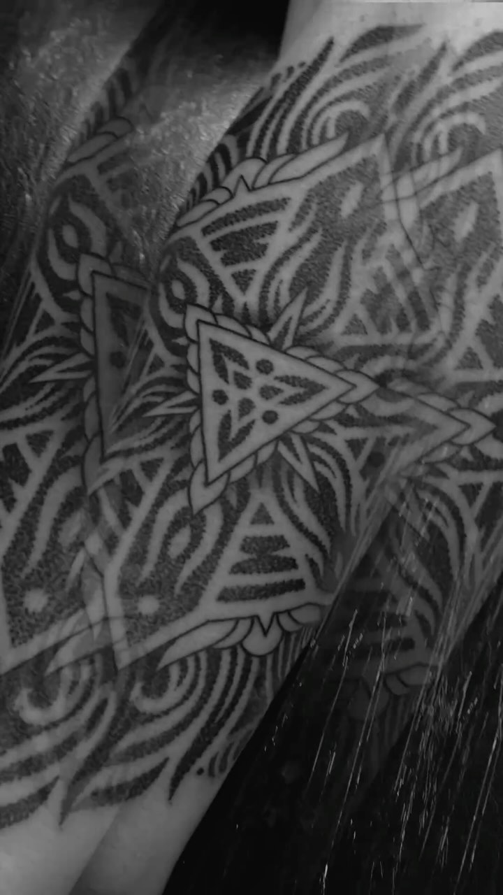 Thank you Megan! Let’s do more tattoos before AI kills or enslaves us all 👍🏽