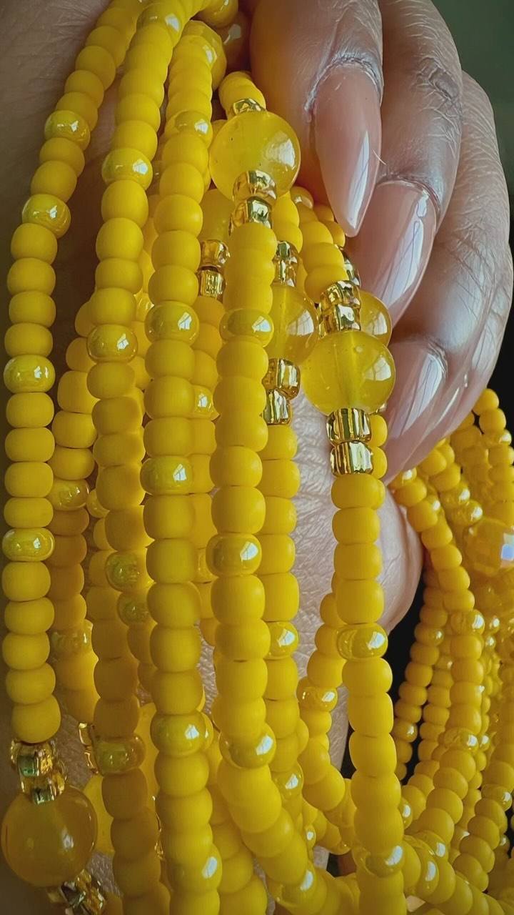 I call her OYA!! 💛⭐️🌟🌻🌼🟡🎗️✨✨
Now available at www.HaylobyRenae.com
#waistbeads #selflove #waistbeadsforallsizes #yellow #charlottenc
