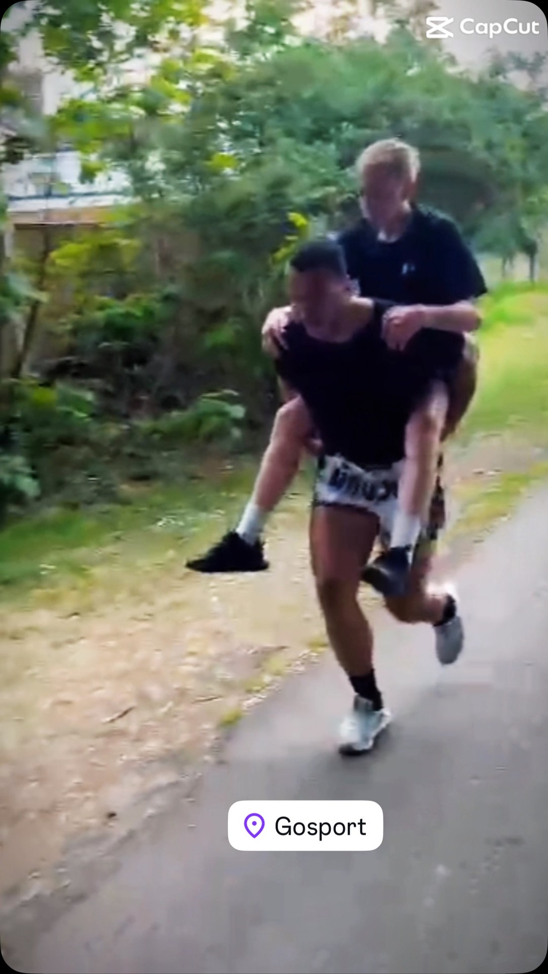 Learn an Authentic Muay Thai in Gosport! Join us and lean self defense, improve you stamina, enhance your fitness, gain confidence!
Join us today !