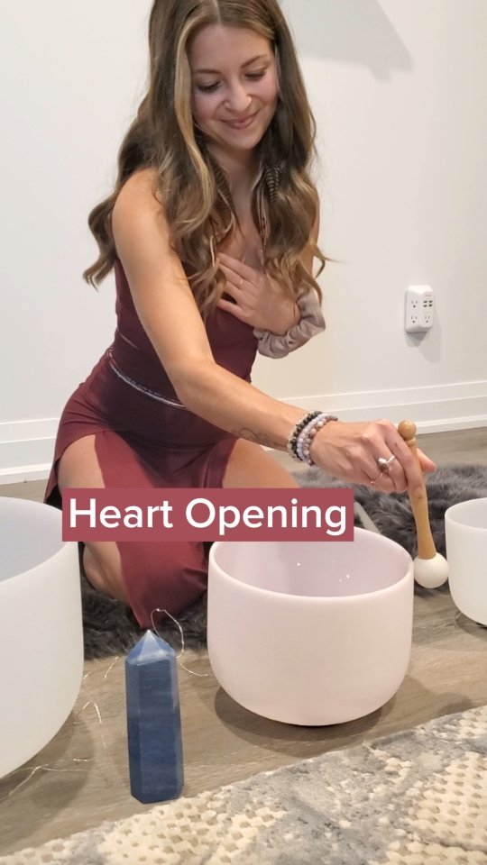 HEART OPENING vibration 💮✨❤️
Take a moment, close your eyes, now FEEL.
Feel into your heart. What is it telling you? What ancient wisdom is she trying to awaken in you?
Allow yourself to sink deeper.
When was the last time you stopped and focussed on your heart intentionally?
Our hearts hold the key to our soul ✨
Often times we don't take the time to have a moment to ourselves to just BE with ourselves, our breath, our bodies, our hearts.
Our lives get so busy that we're constantly running from one thing to the next, without taking a moment to be still and connect with ourselves.
This holiday season, give yourself the gift of a serene escape through the ancient wisdom of sound healing. 🎁🎶
Allow yourself to unwind from the hustle and bustle, and to embark on a transformative journey, customized to your intentions and desires.
Immerse yourself in the melodic frequencies of my crystal sound bowls and let the harmonies guide you to a sacred space within yourself.
This isn't just a session, it's a soulful exploration, a symphony for your spirit✨
Ignite the pathway to your higher consciousness and unlock the wisdom within.
Book a private sound healing session today and gift yourself the profound experience of inner connection.
Your higher self awaits, ready to unfold it's whispers to you🌈✨
DM me to book now!
With so much love,
Melanie 🌹