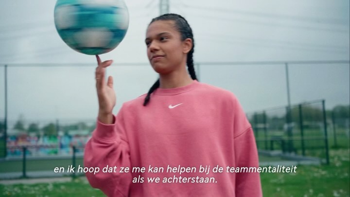 We had the honor to co-create 3 portraits for the @officialknvb and their yearly Final League 🔥
More portraits (and original audio- seems to have some errors via instagram- ) at www.studio-her.com
Concept, production: @hunt.amsterdam
Cast: @esmeebrugts & Nikki
Camera, direction: @leandra_arjonajacobi
Edit & grade: @monikavaskorova
•
•
•
•
#cameravrouw #crew #femalecrew #equality #equalityinmedia #equalityinfilm #femaleenergy #diversity #studioher