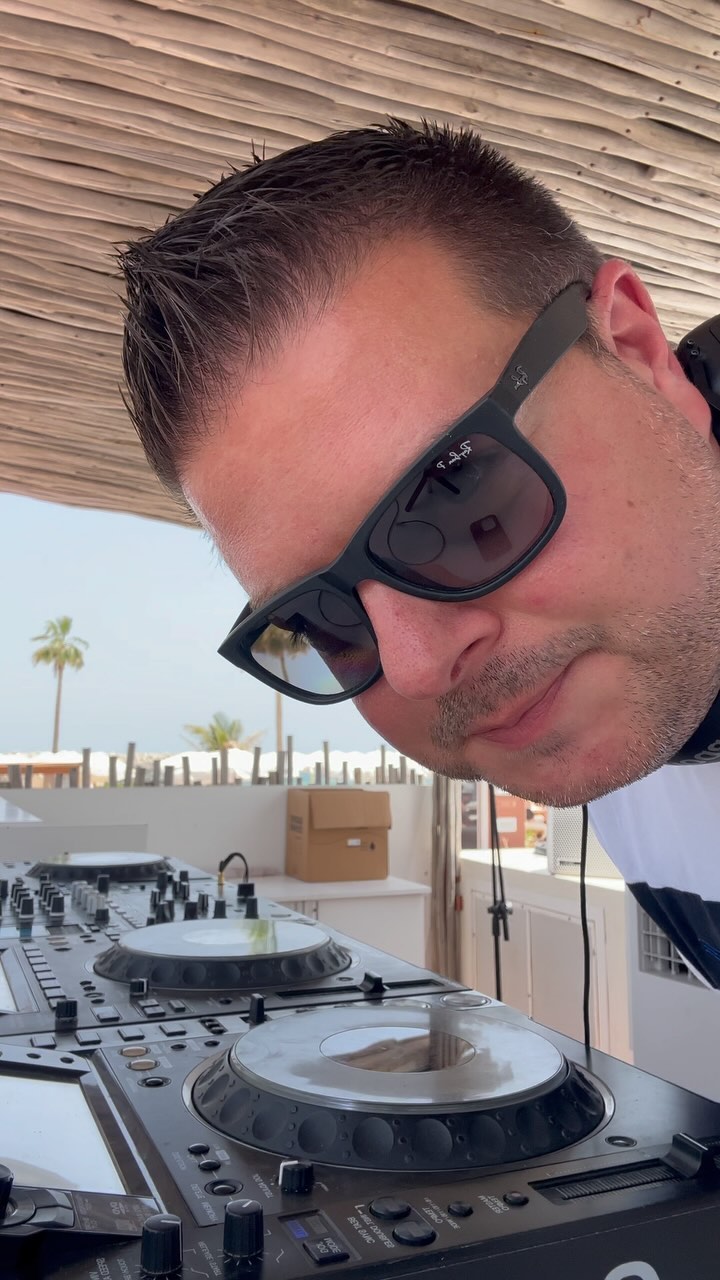 Shambala with @demarin_music aka @marcisax_dubaisaxophone is out now on all major platforms 😎 May the Shambhala be with you! 🌴
Link in bio ⚡️
@inkognitorecords
#dubaidj #dubaidjs #dubaisax #dubaisaxophonist #dubaievents #dubaientertainment #musicproduction #musicproducer #organichouse